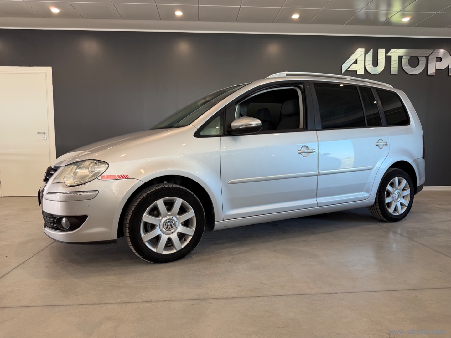 Touran 1.9 TDI 105CV DPF Conceptline - immagine 2