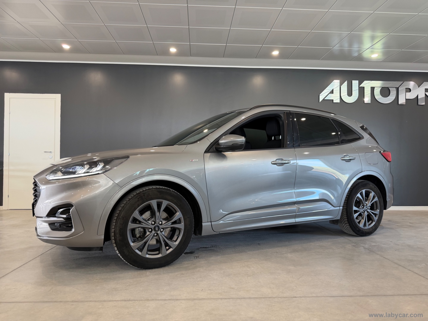 Kuga 1.5 EcoBlue 120 CV 2WD ST-Line - immagine 2