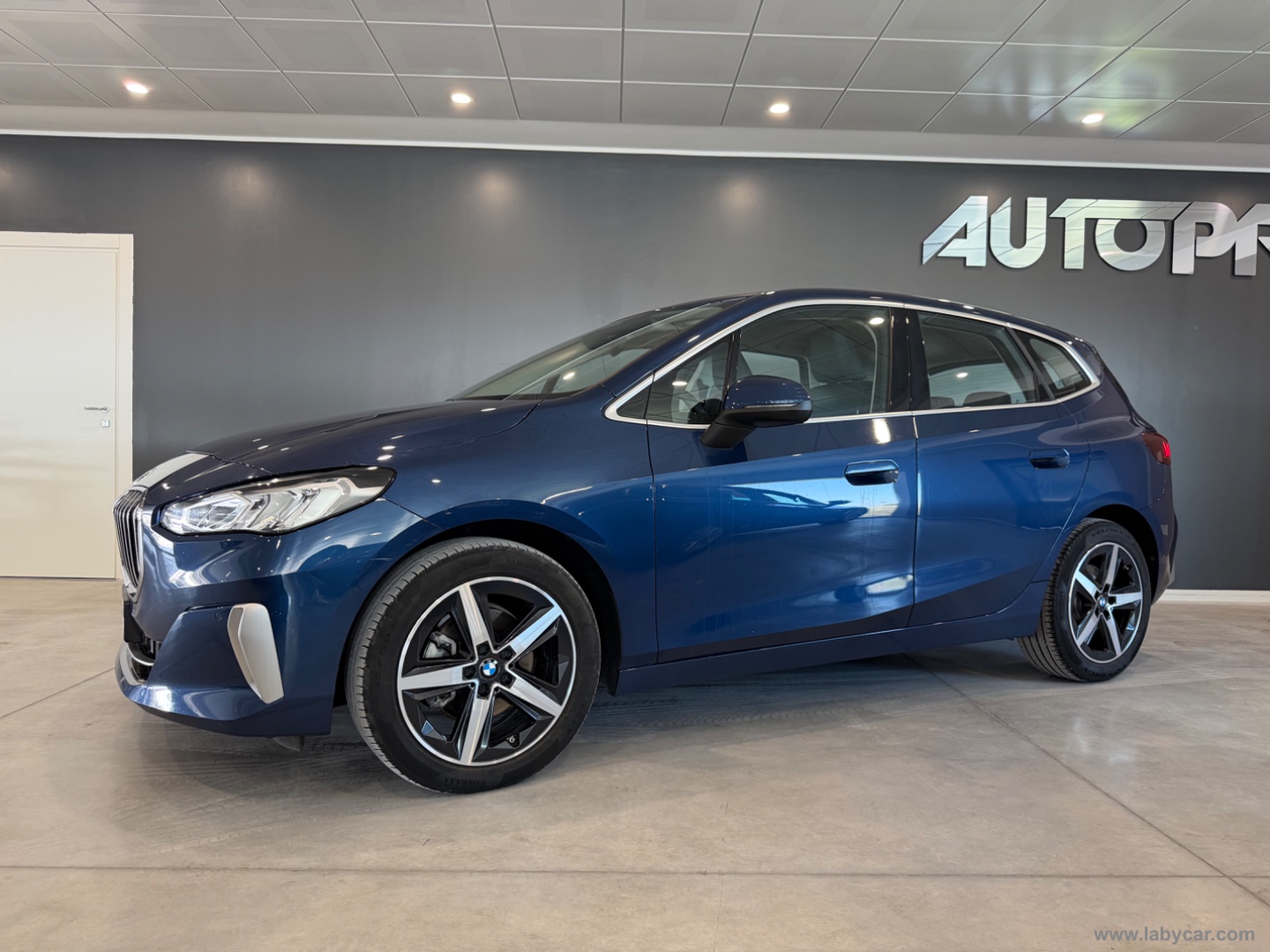220i 48V Active Tourer Luxury - immagine 2