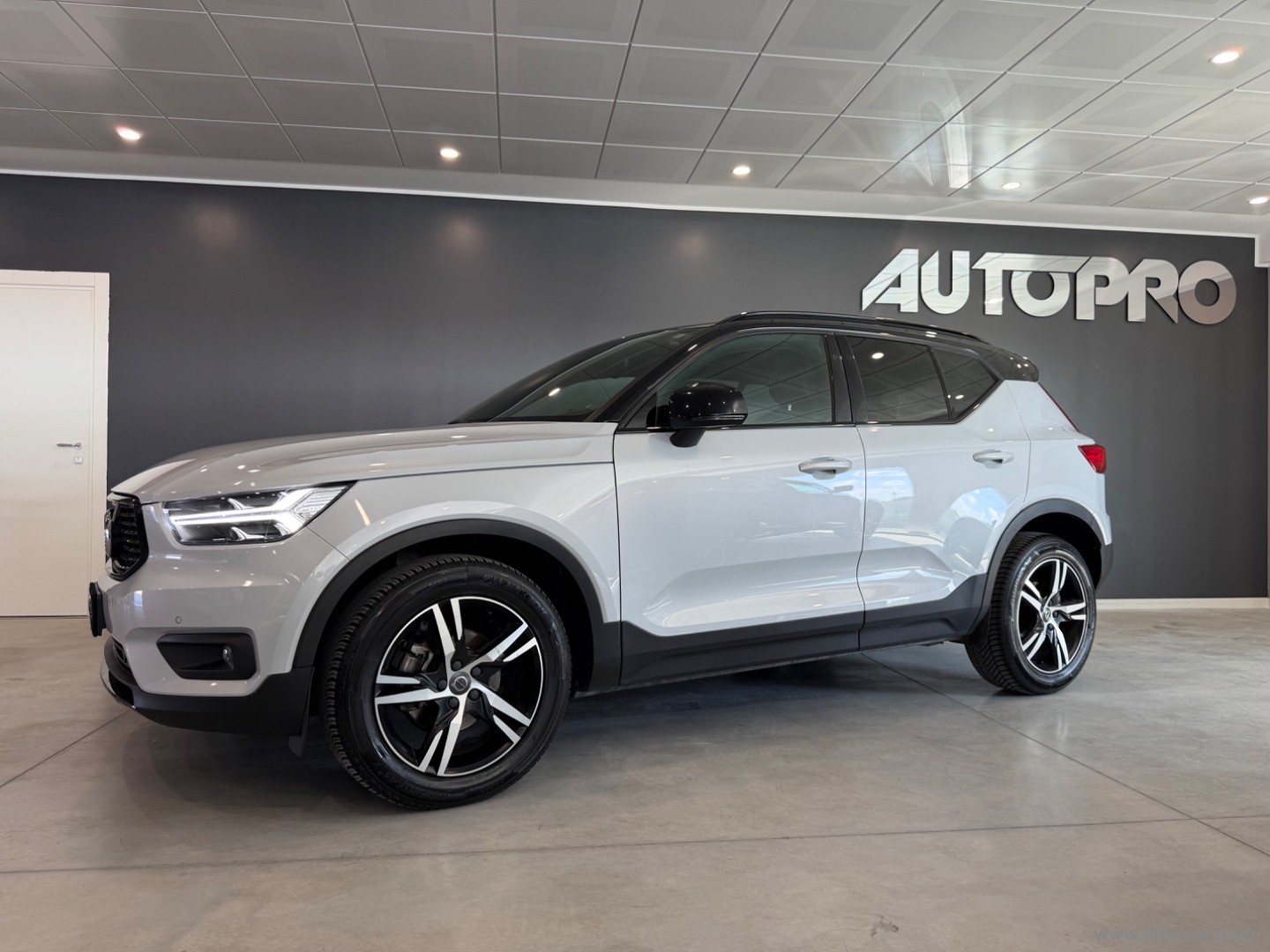 XC40 D3 Geartronic R-design - immagine 2