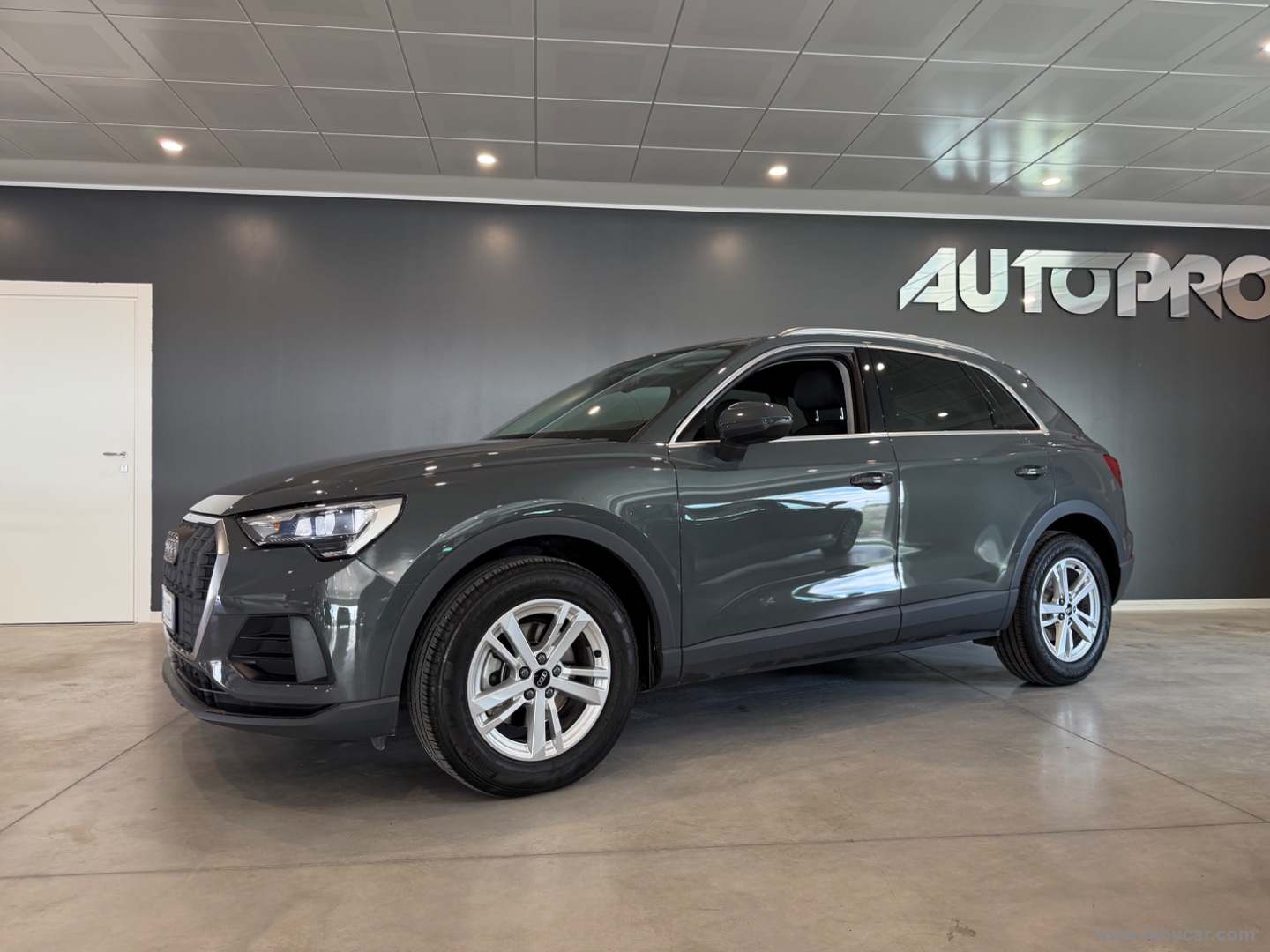 Q3 35 TDI S tronic Business - immagine 2