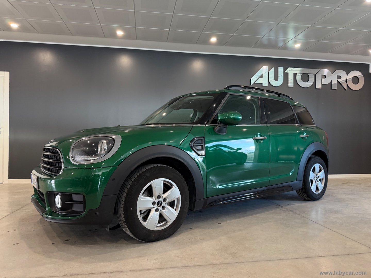 Mini Cooper D Business Countryman Aut. - immagine 2