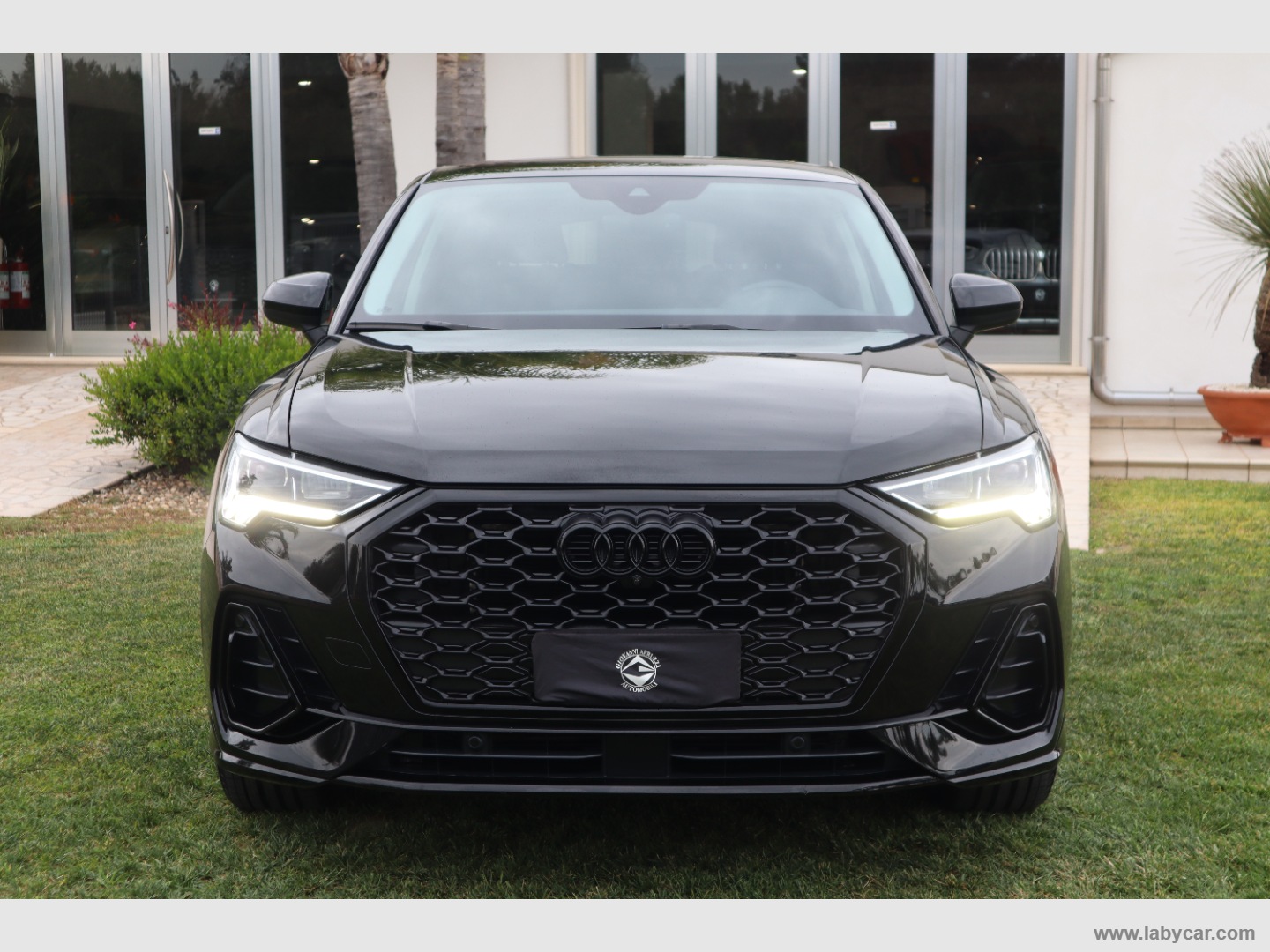 Q3 SPB 35 TDI S tronic S line edition IDENTITY BLACK - immagine 2