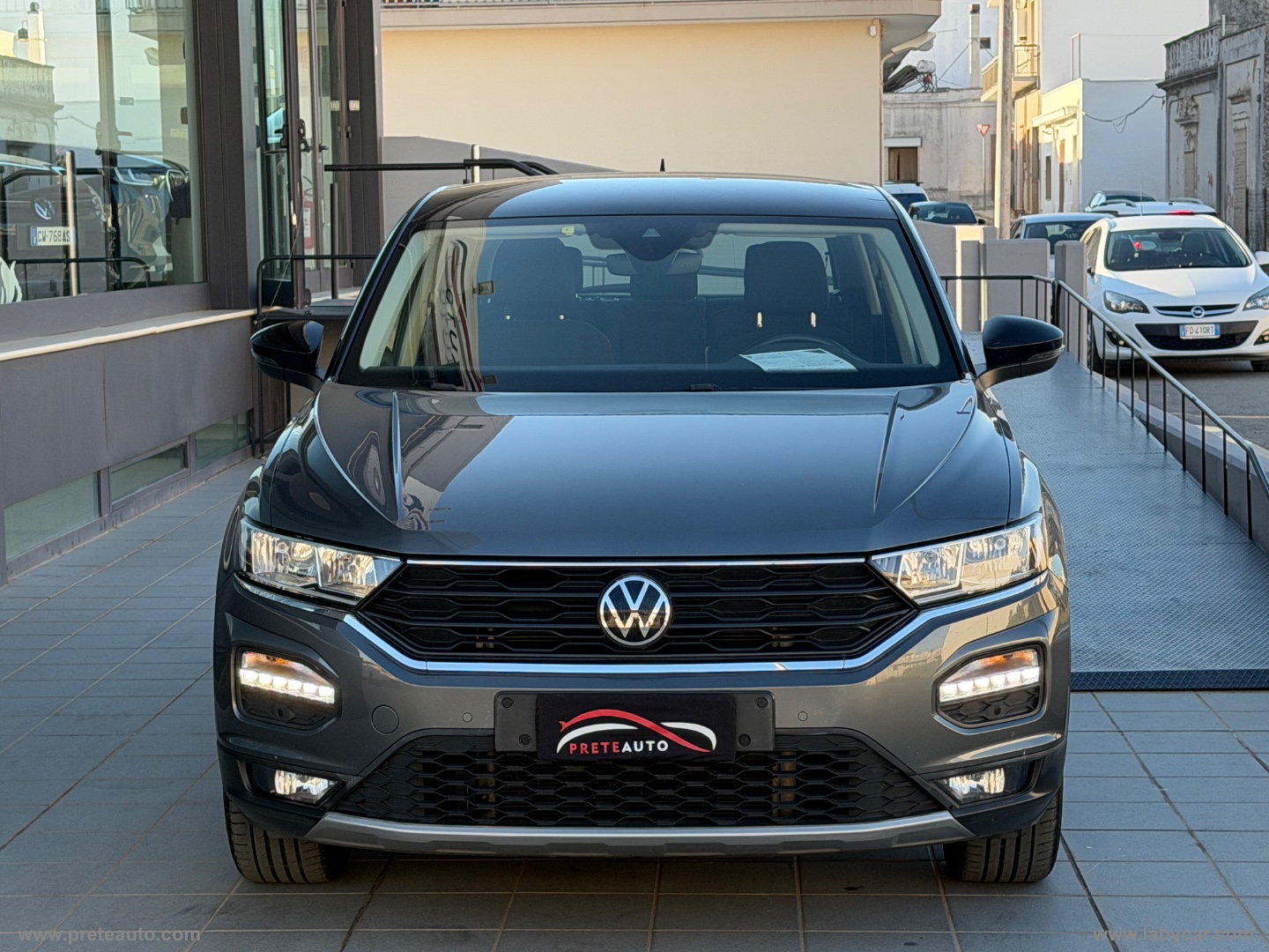 T-Roc 1.0 TSI Business BMT - immagine 2