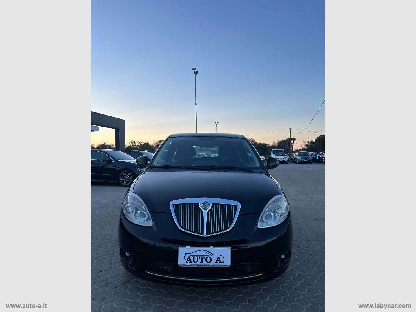 Ypsilon 1.2 69 CV Platinum - immagine 2