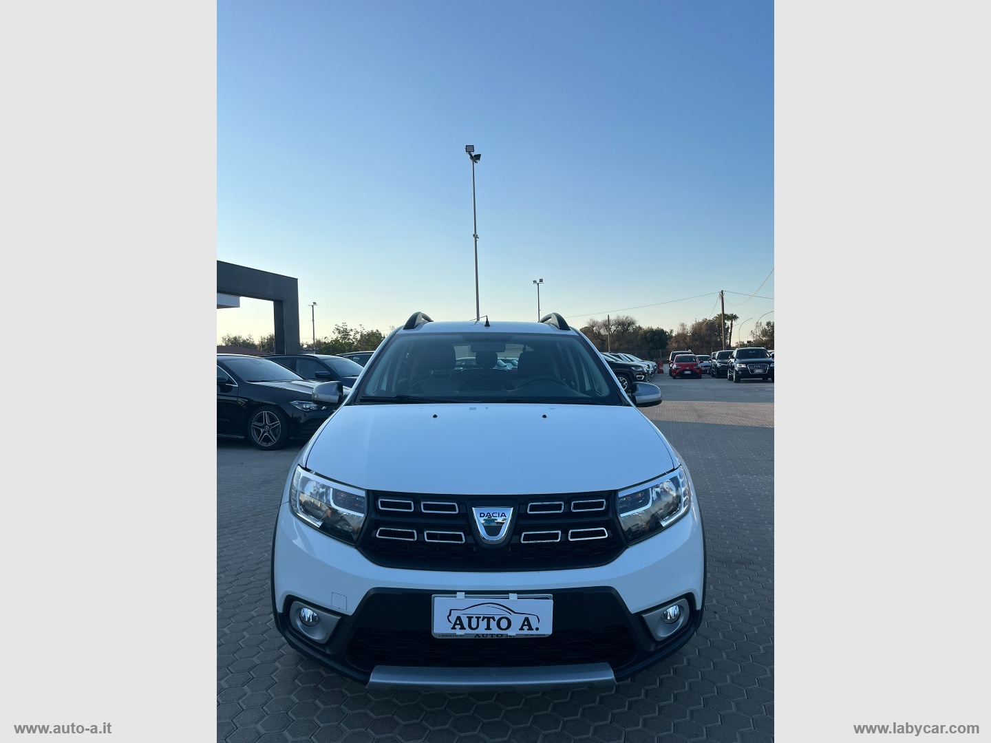 Sandero Stepway 0.9 TCe 12V T-GPL 90 S&S - immagine 2