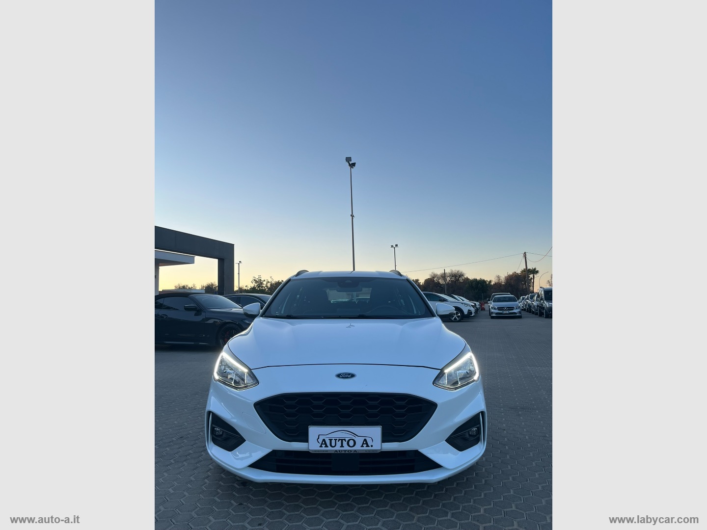 Focus 1.5 EcoBlue 120CV aut. SW ST-LINE - immagine 2