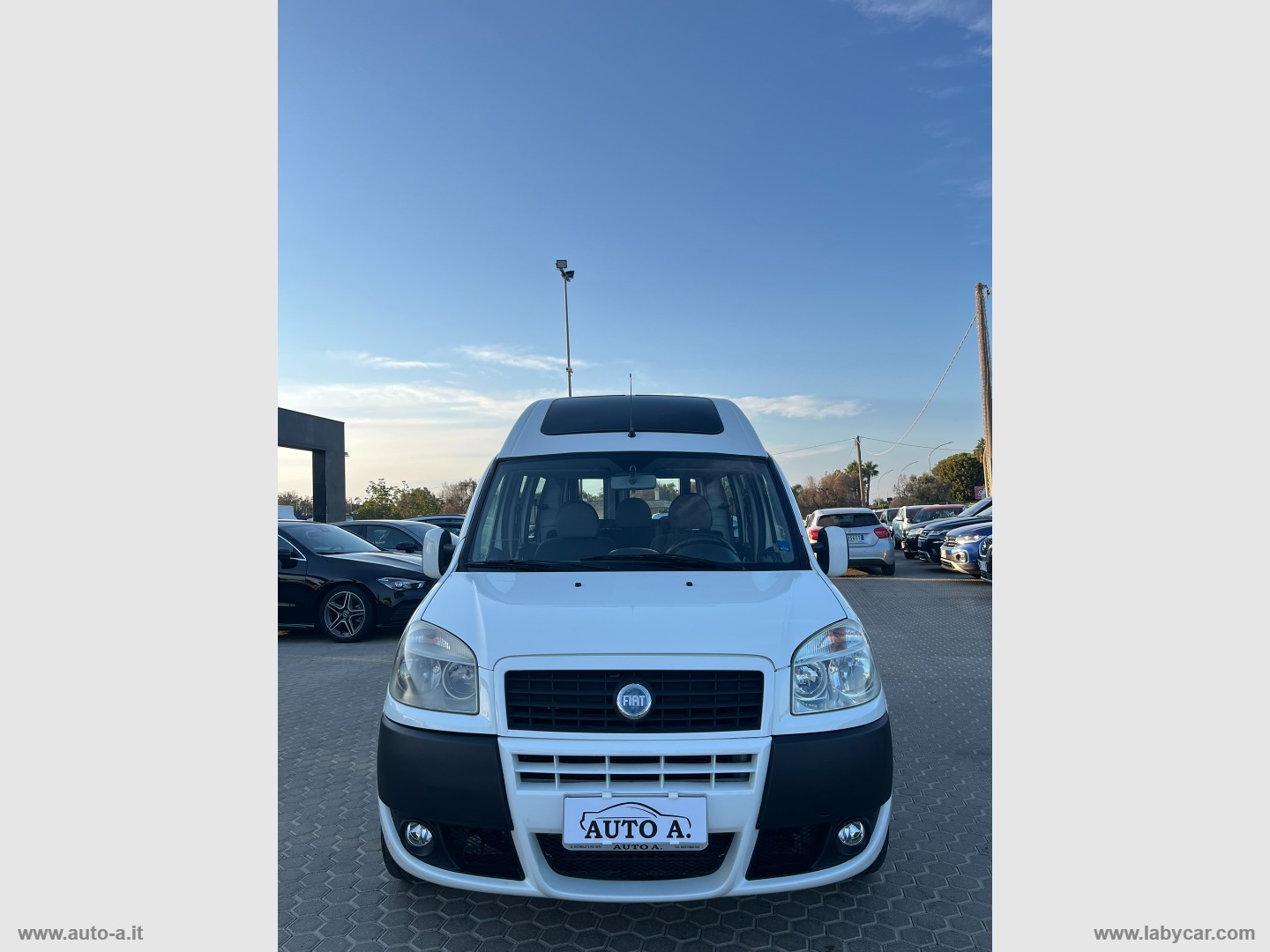 Doblò 1.3 MJT 16V Dynamic TRASPORTO DISABILI - immagine 2