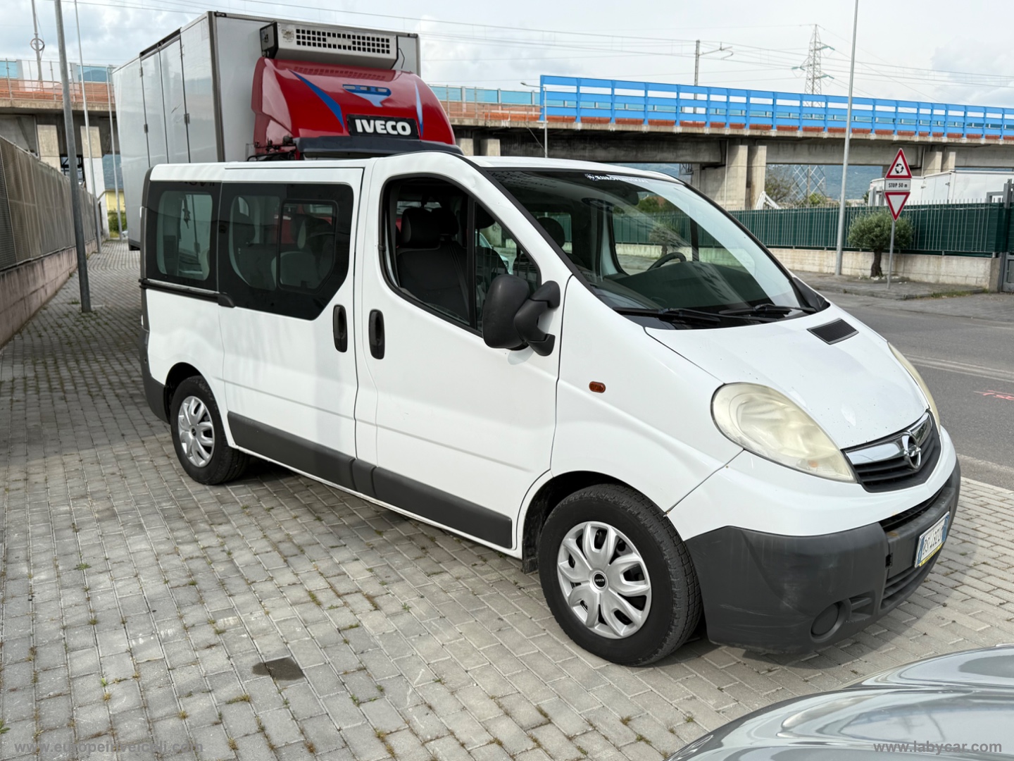 Vivaro 29 2.5 CDTI PC Combi 9 posti Fap - immagine 2