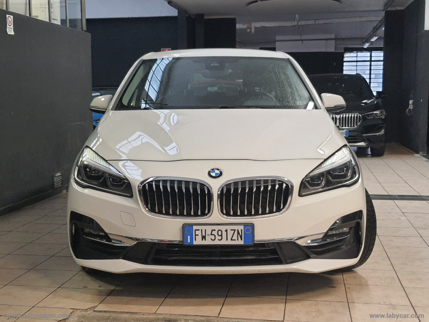 216d Active Tourer Luxury - immagine 2