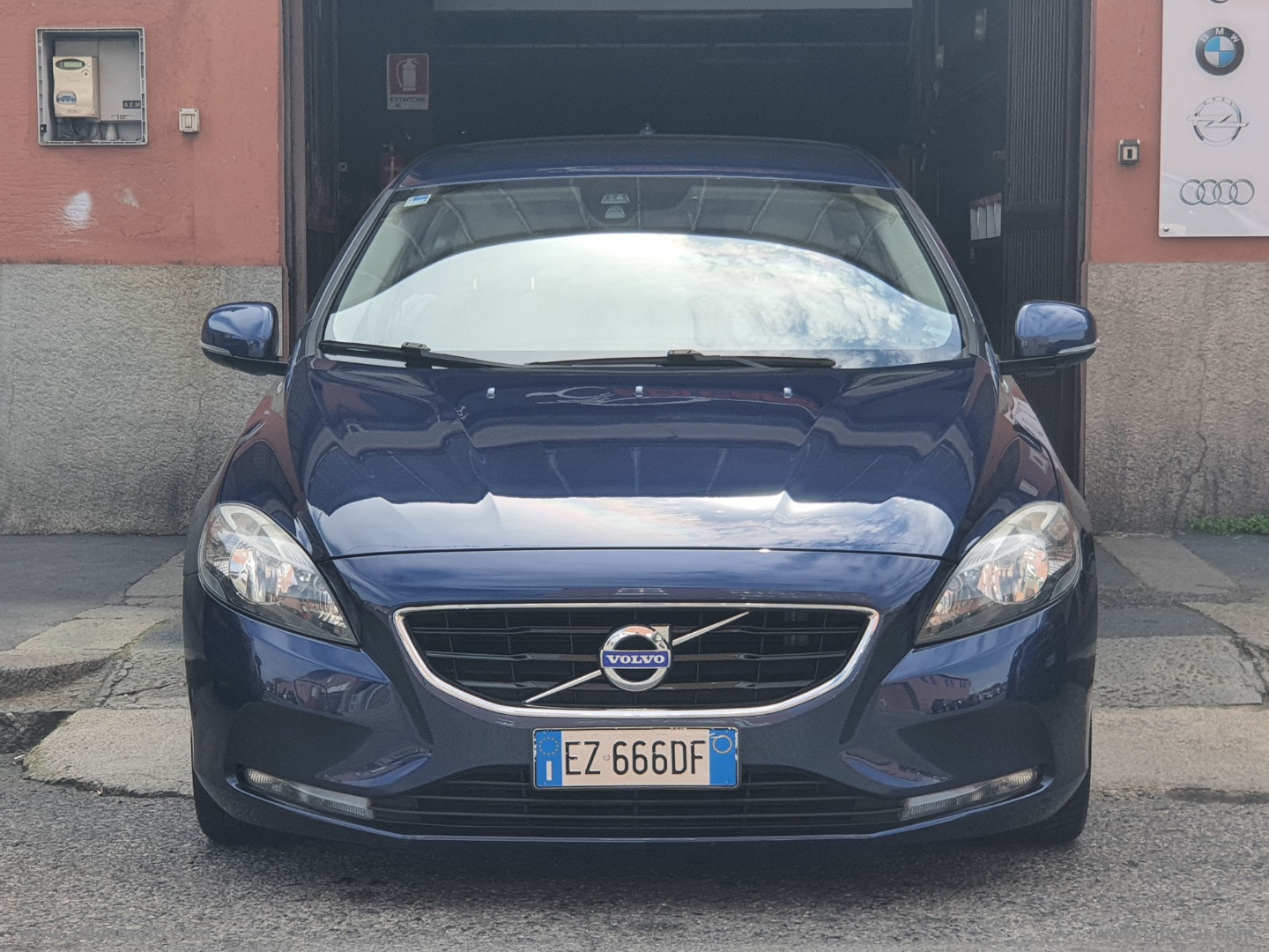 V40 D2 1.6 Volvo Ocean Race - immagine 2