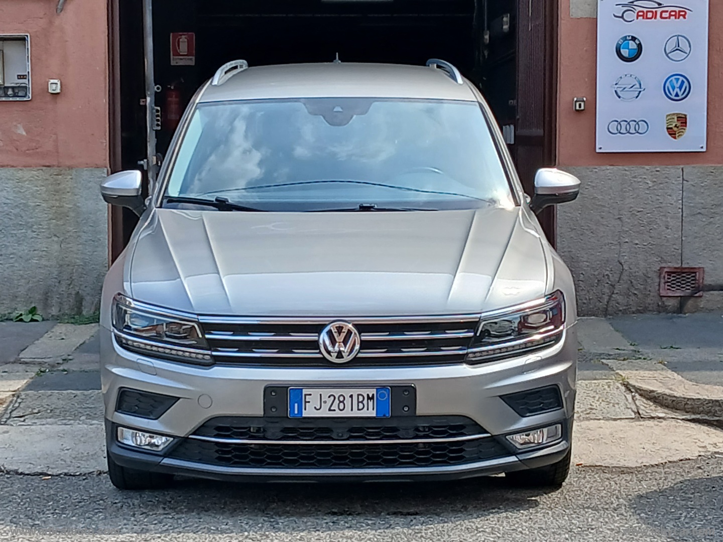Tiguan 2.0 TDI DSG Executive BMT - immagine 2