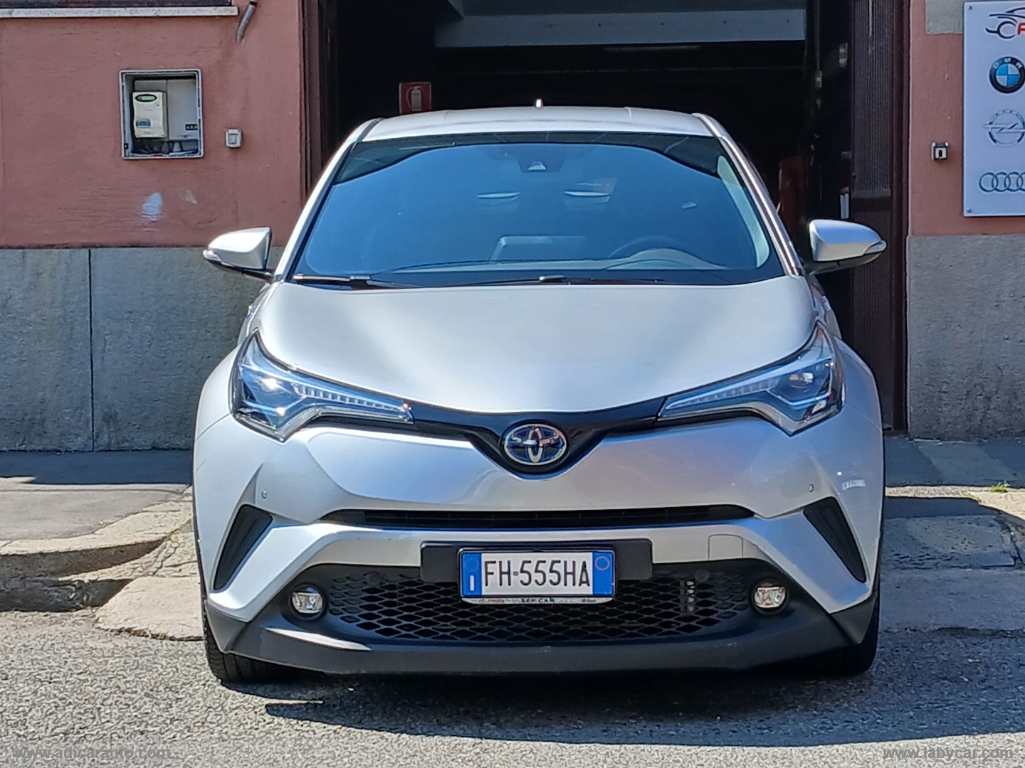 C-HR 1.8 Hybrid E-CVT Lounge - immagine 2