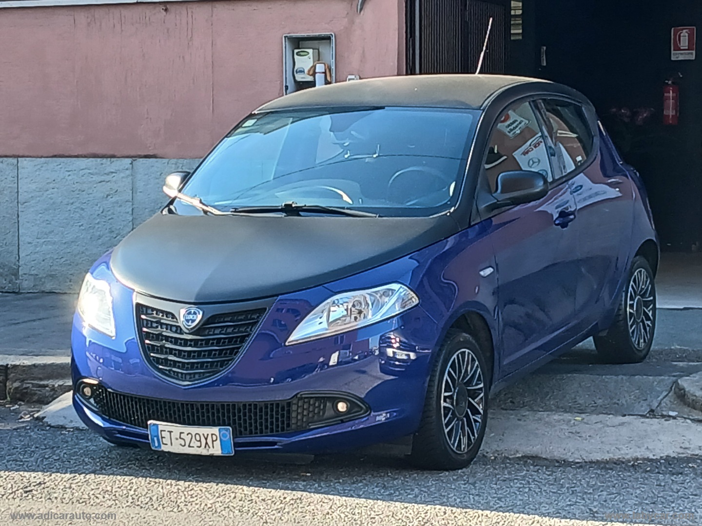 Ypsilon 1.2 69 CV 5p. S Momodesign - immagine 2