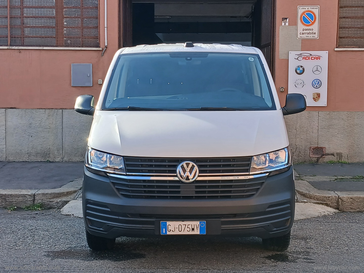 Caravelle 2.0 TDI 110 CV 9 POSTI IVA ESPOSTA - immagine 2
