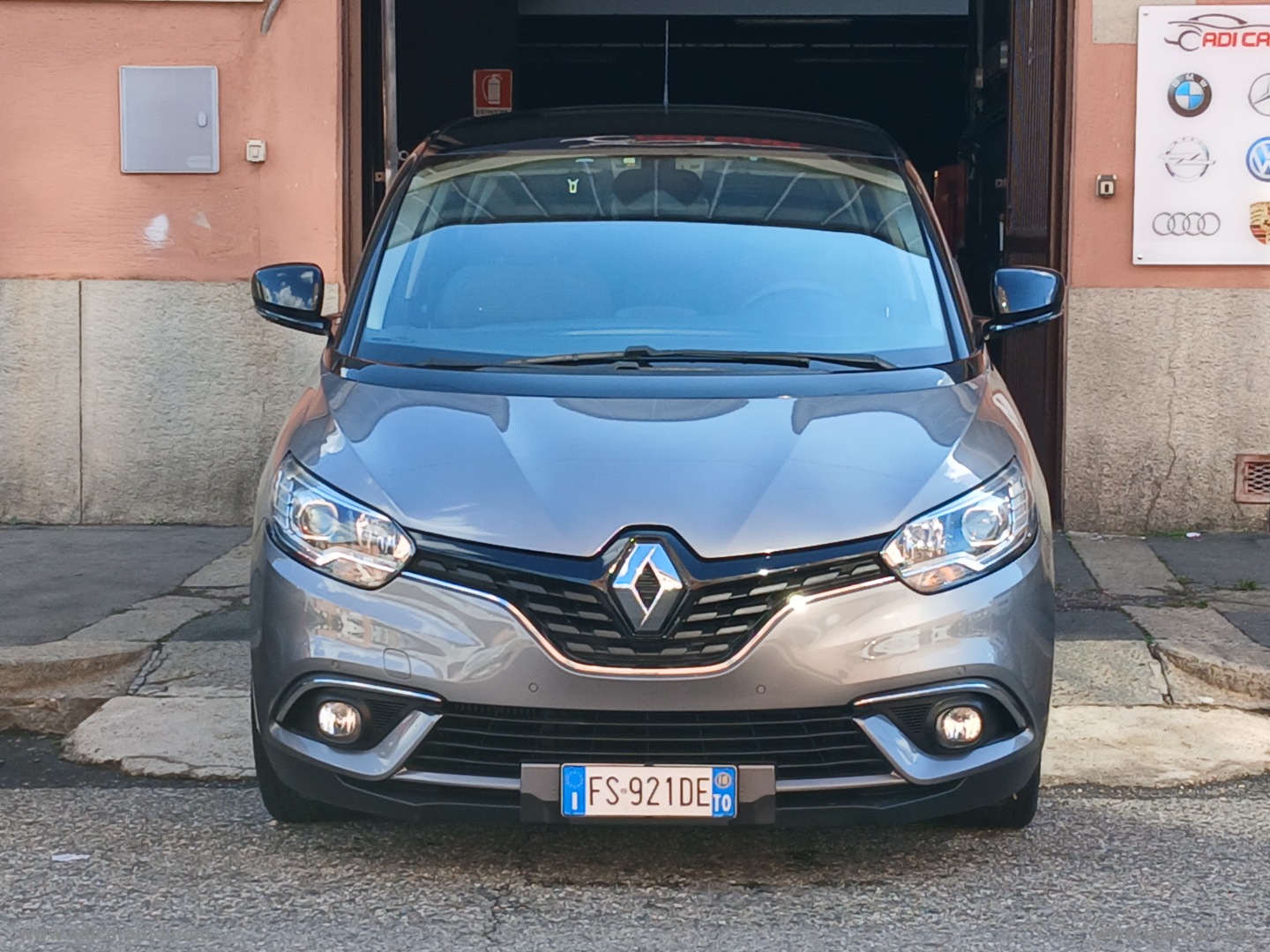 Scénic dCi 8V 110 CV EDC Energy Zen - immagine 2