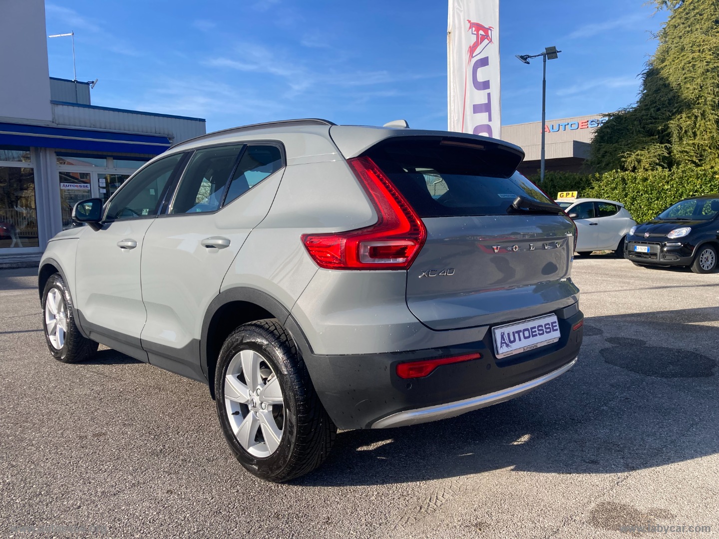 XC40 T2 automatico Essential - immagine 2