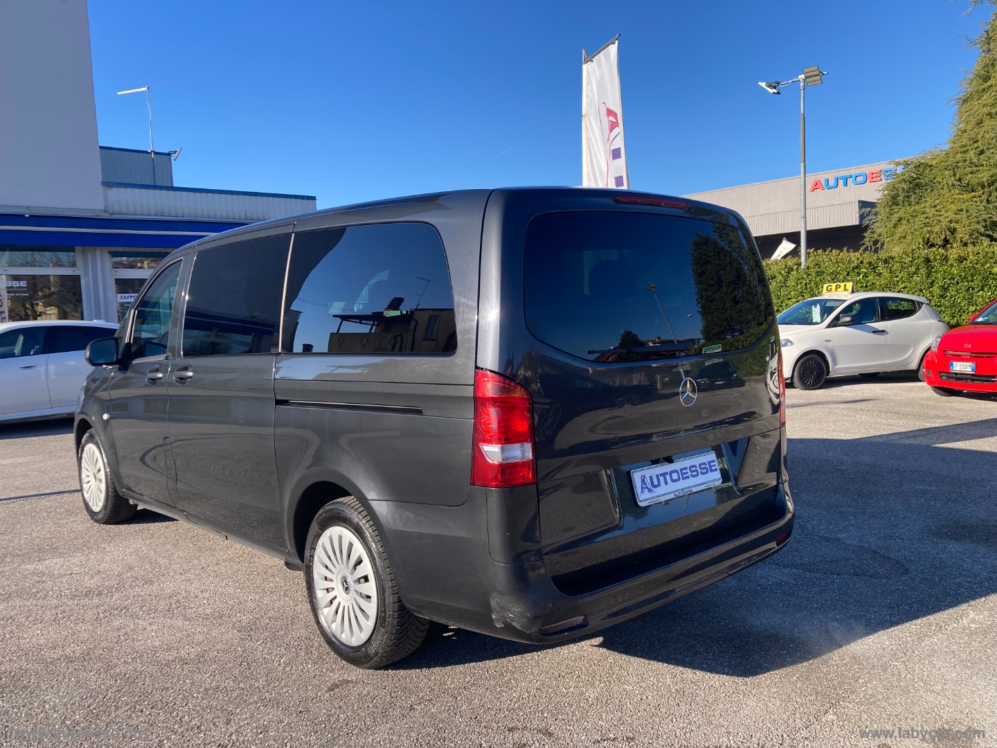 VITO 2.0 114 CDI AUT. Tourer Long 9 POSTI IVA ESCLUSA - immagine 2