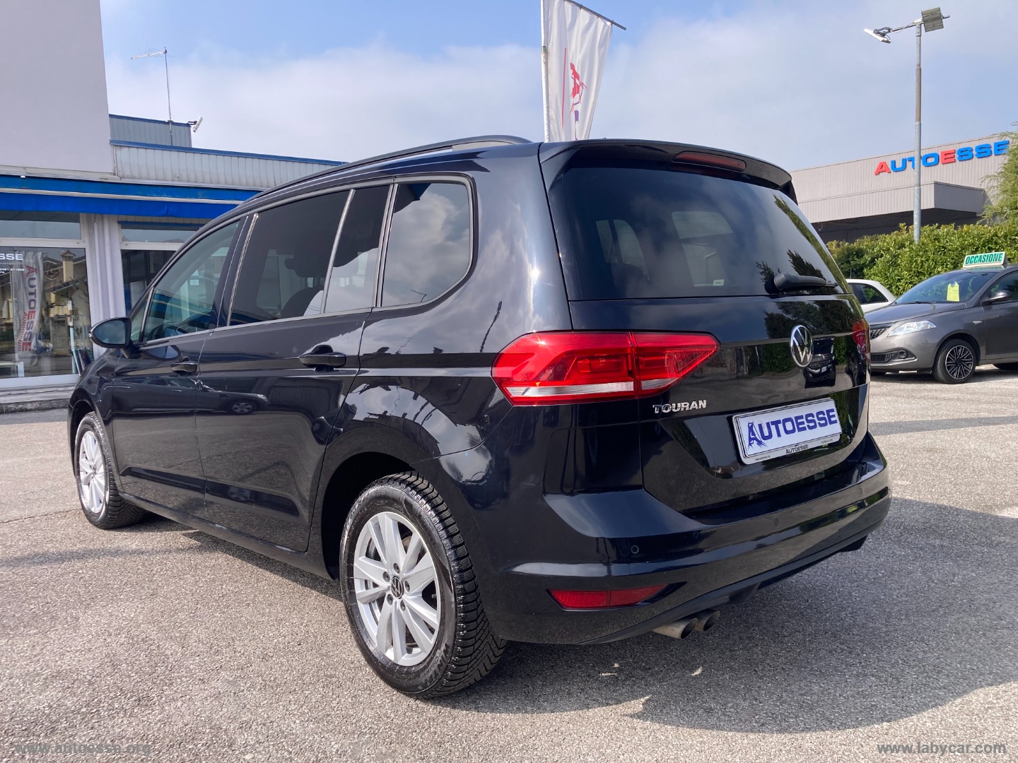 Touran 2.0 TDI 150 CV DSG Business BMT - immagine 2