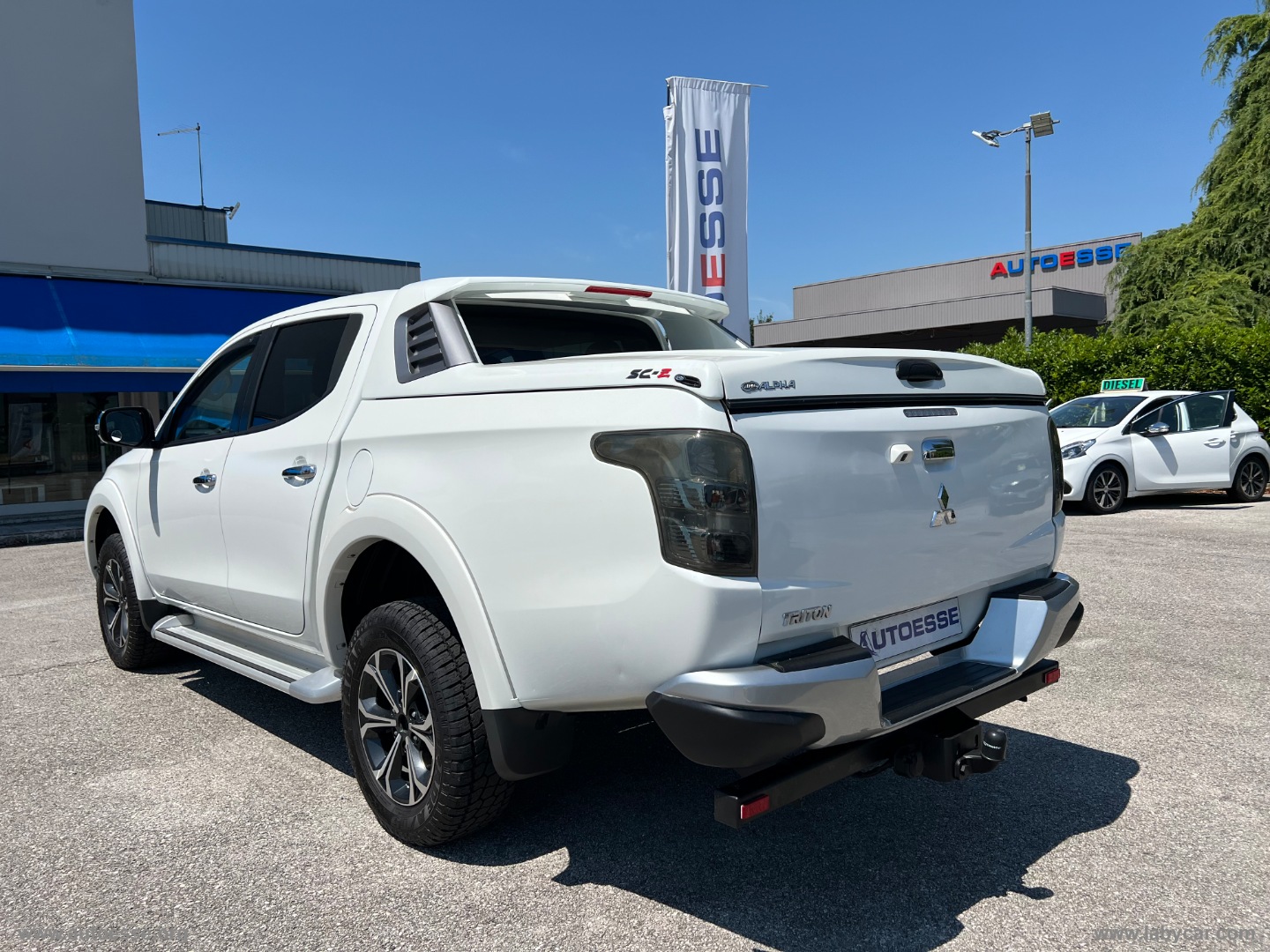 Fullback 2.4 180CV D.C. Aut. LOOK MITSUBISHI - immagine 2
