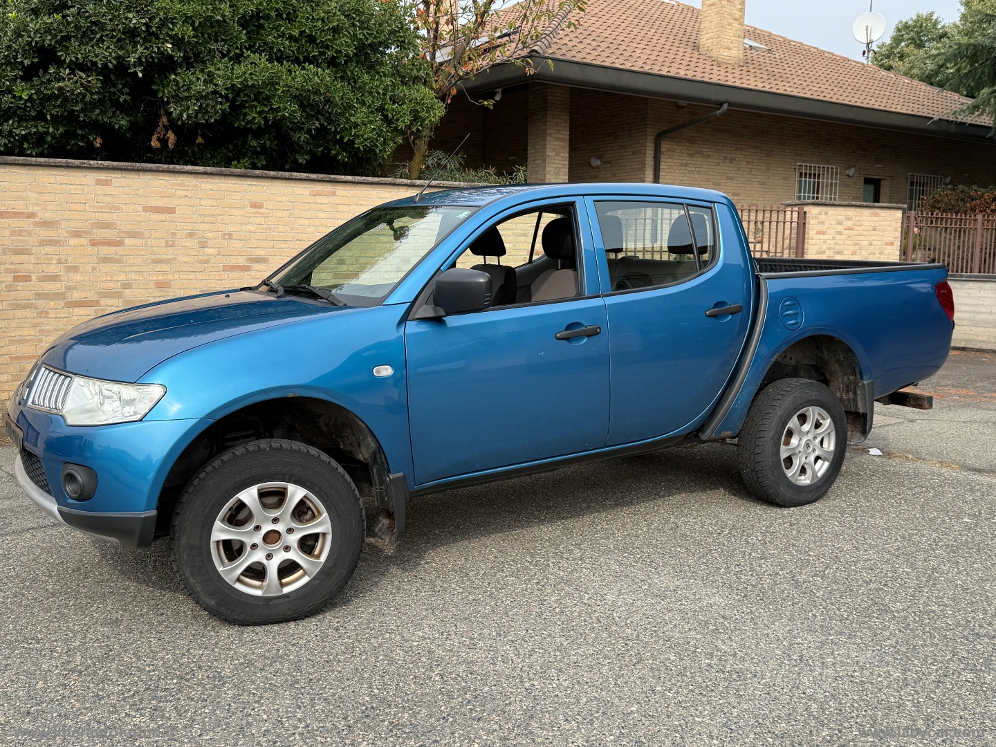 L200 2.5 DI-D/136CV Double Cab Invite - immagine 2