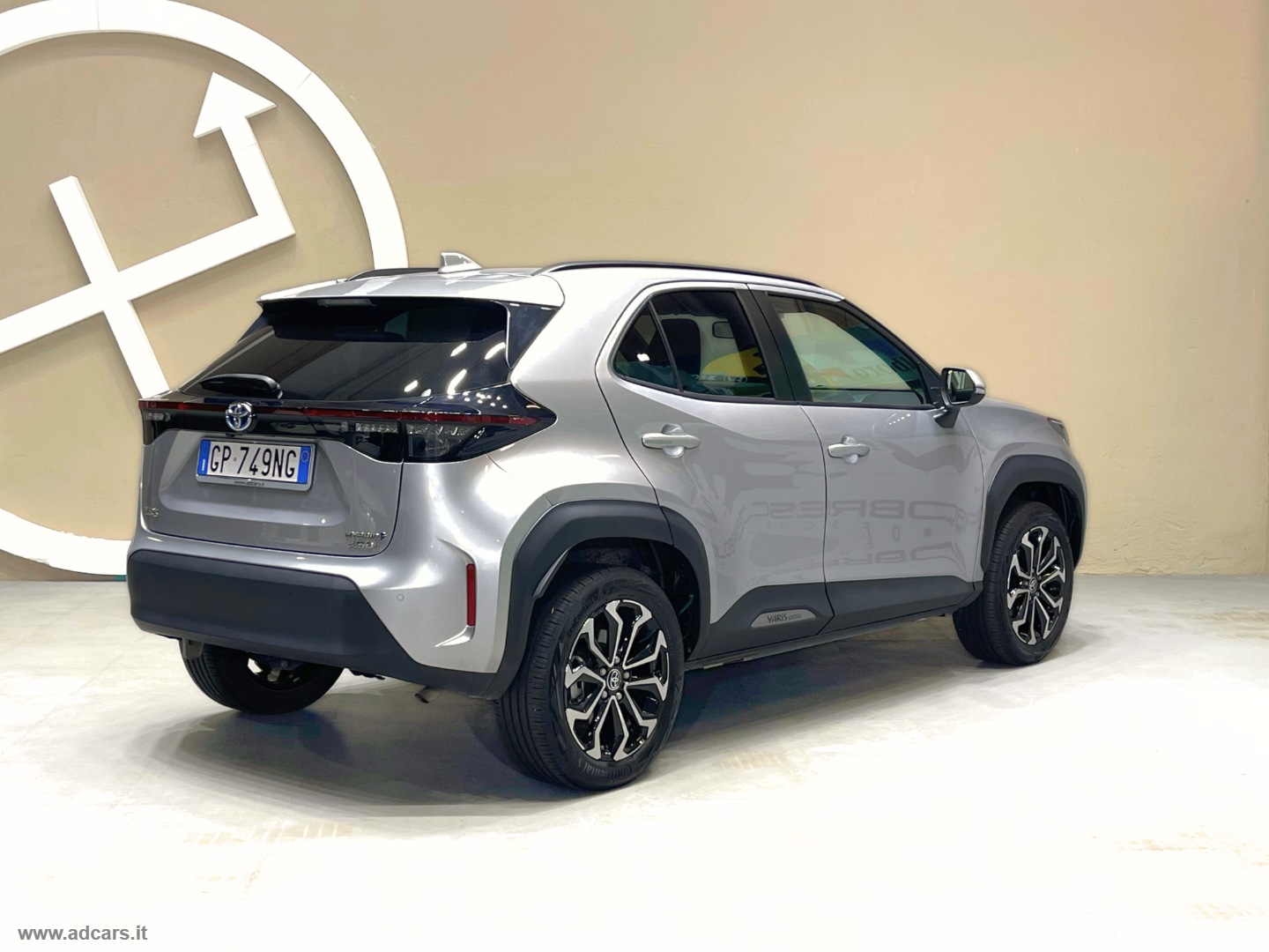 Yaris Cross 1.5 Hyb. 5p. E-CVT AWD Trend *4X4*NEOPATENTATI* - immagine 2