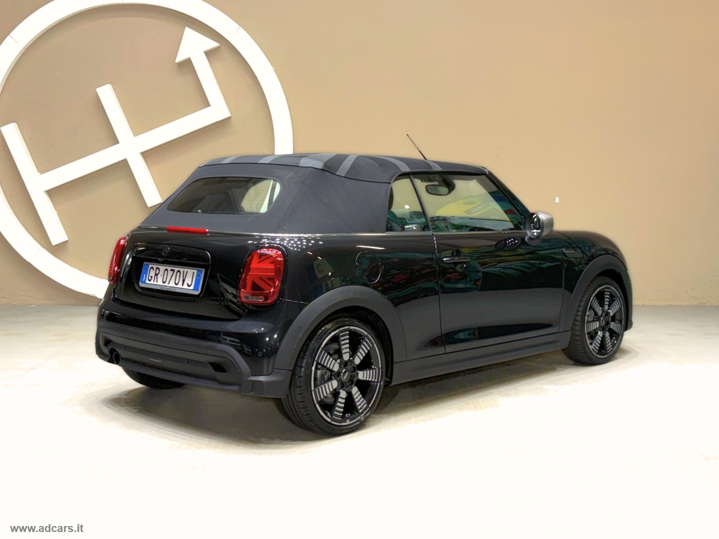 Mini Cooper Yours Cabrio *FULL BLACK*HEAD UP*BRITISH FLAG*HK* - immagine 2