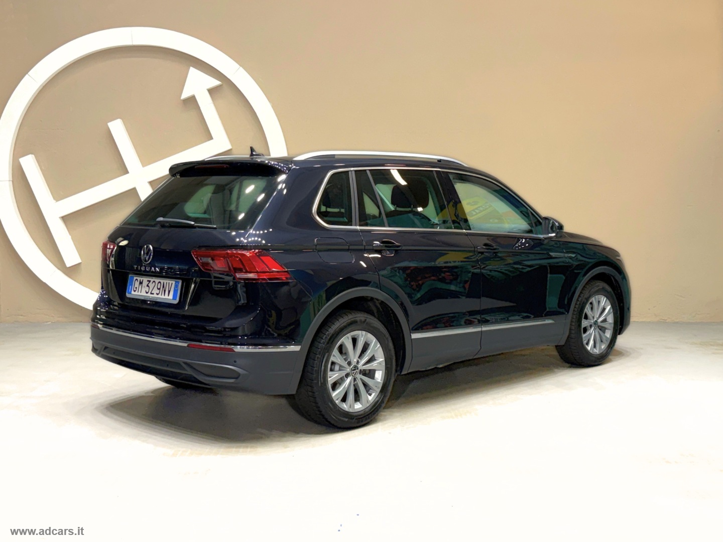 Tiguan 2.0 TDI 150CV SCR DSG Life *CAMBIO AUT*CLIMA 3 ZONE* - immagine 2