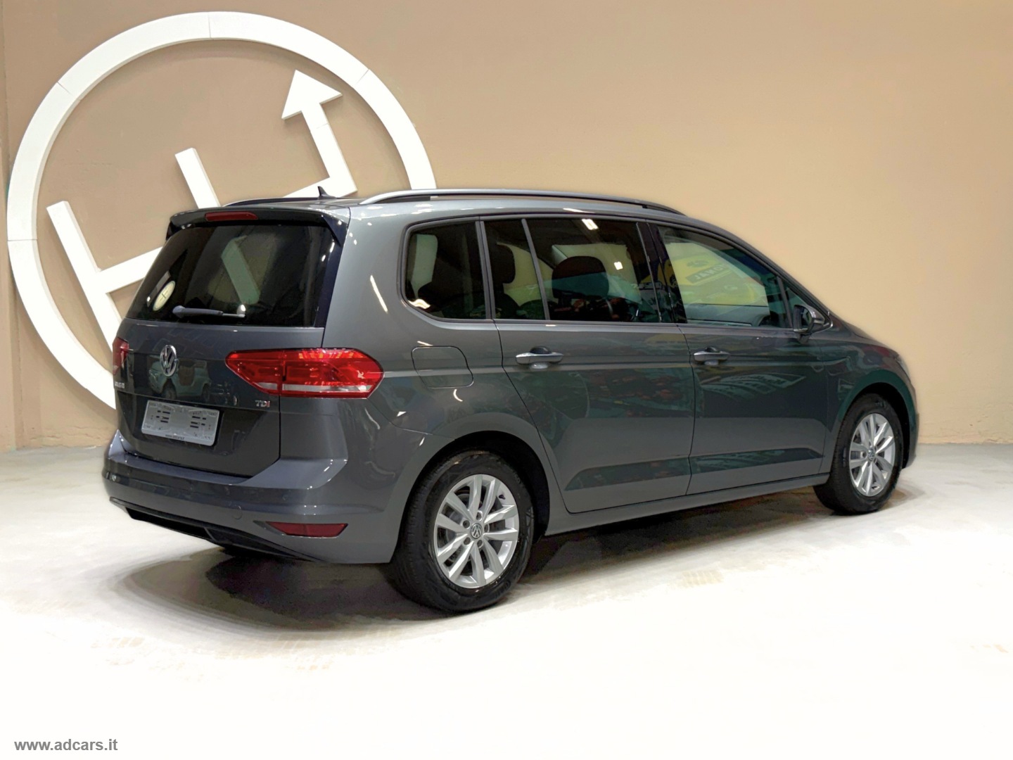 Touran 1.6 TDI Business BMT - immagine 2