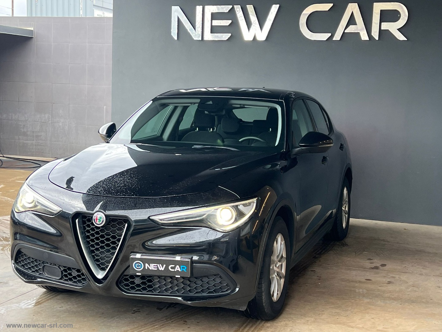 Stelvio 2.2 T.diesel 190CV AT8 RWD Bus. - immagine 2