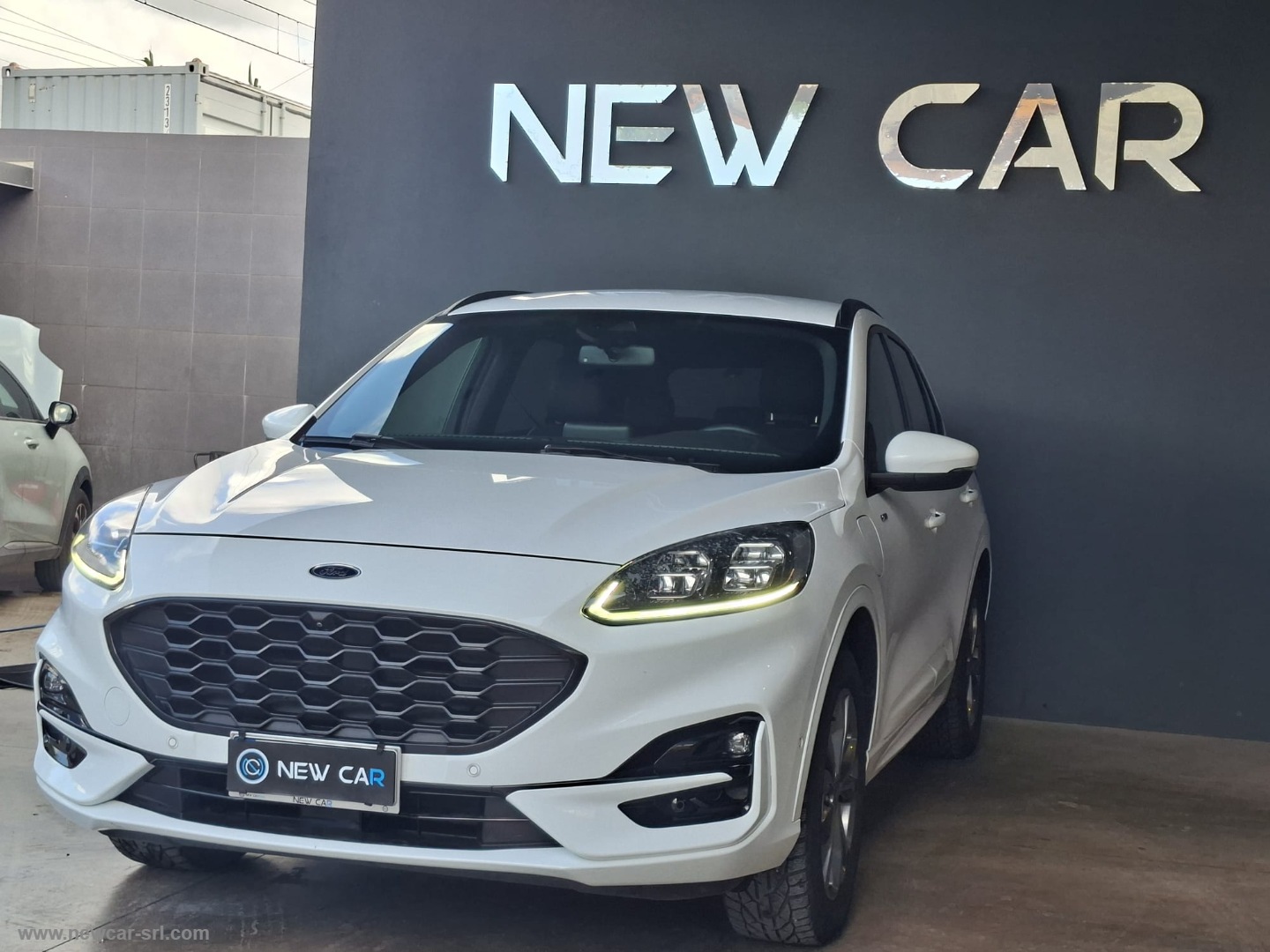 Kuga 2.5 Plug In Hyb. 225CV CVT 2WD ST-L - immagine 2