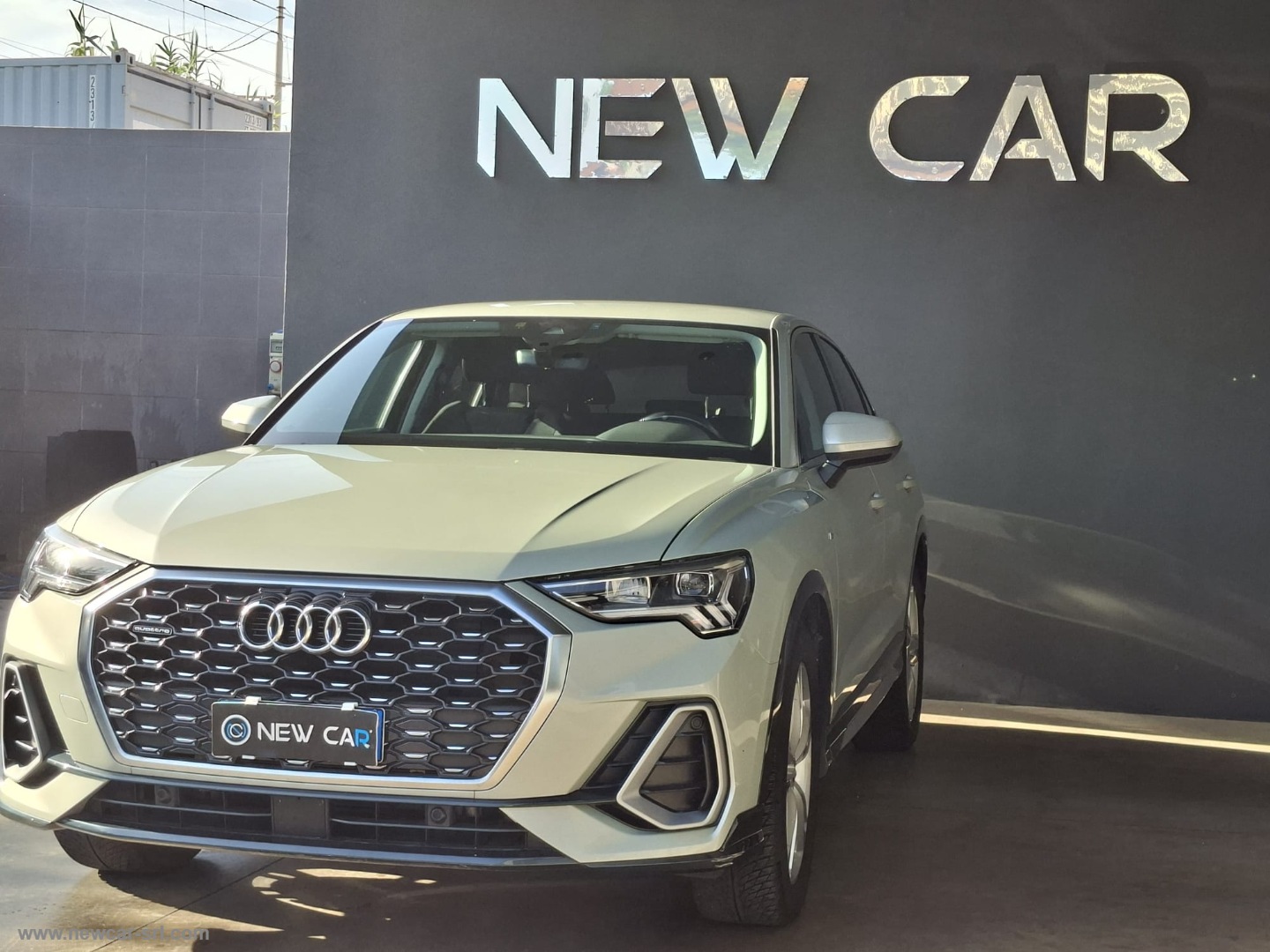 Q3 SPB 35 TDI S tronic Business Plus - immagine 2