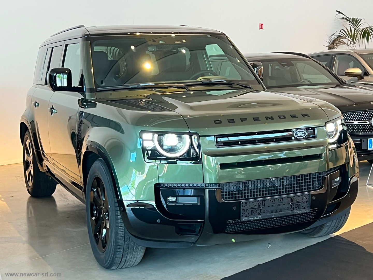 Defender 110 3.0D I6 250 AWD X-Dyn.SE N1 - immagine 2