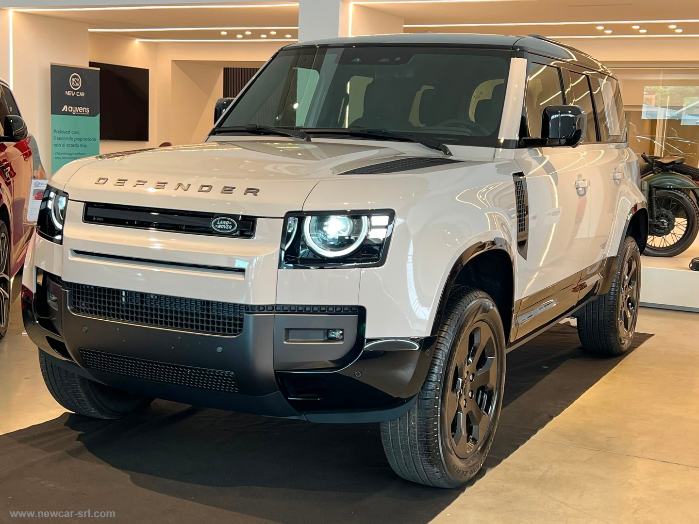 Defender 110 3.0D I6 250 AWD X-Dyn.SE N1 - immagine 2