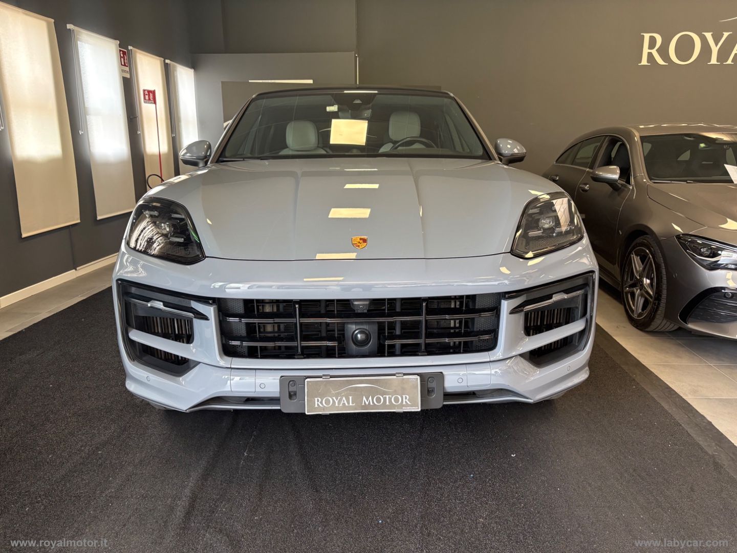 Cayenne Coup? 3.0 V6 E-Hybrid - immagine 2