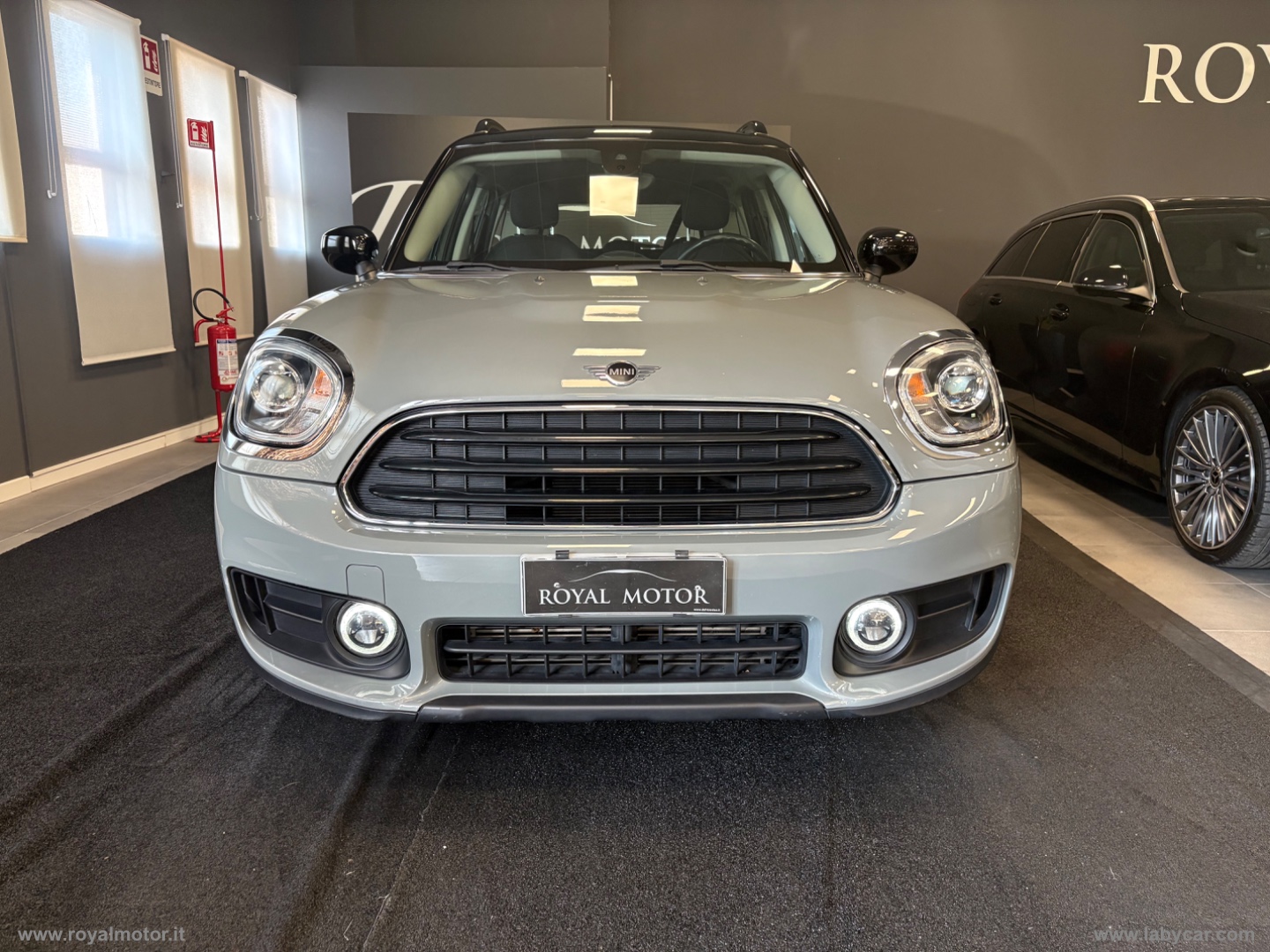 Mini Cooper D Business Countryman Aut. - immagine 2