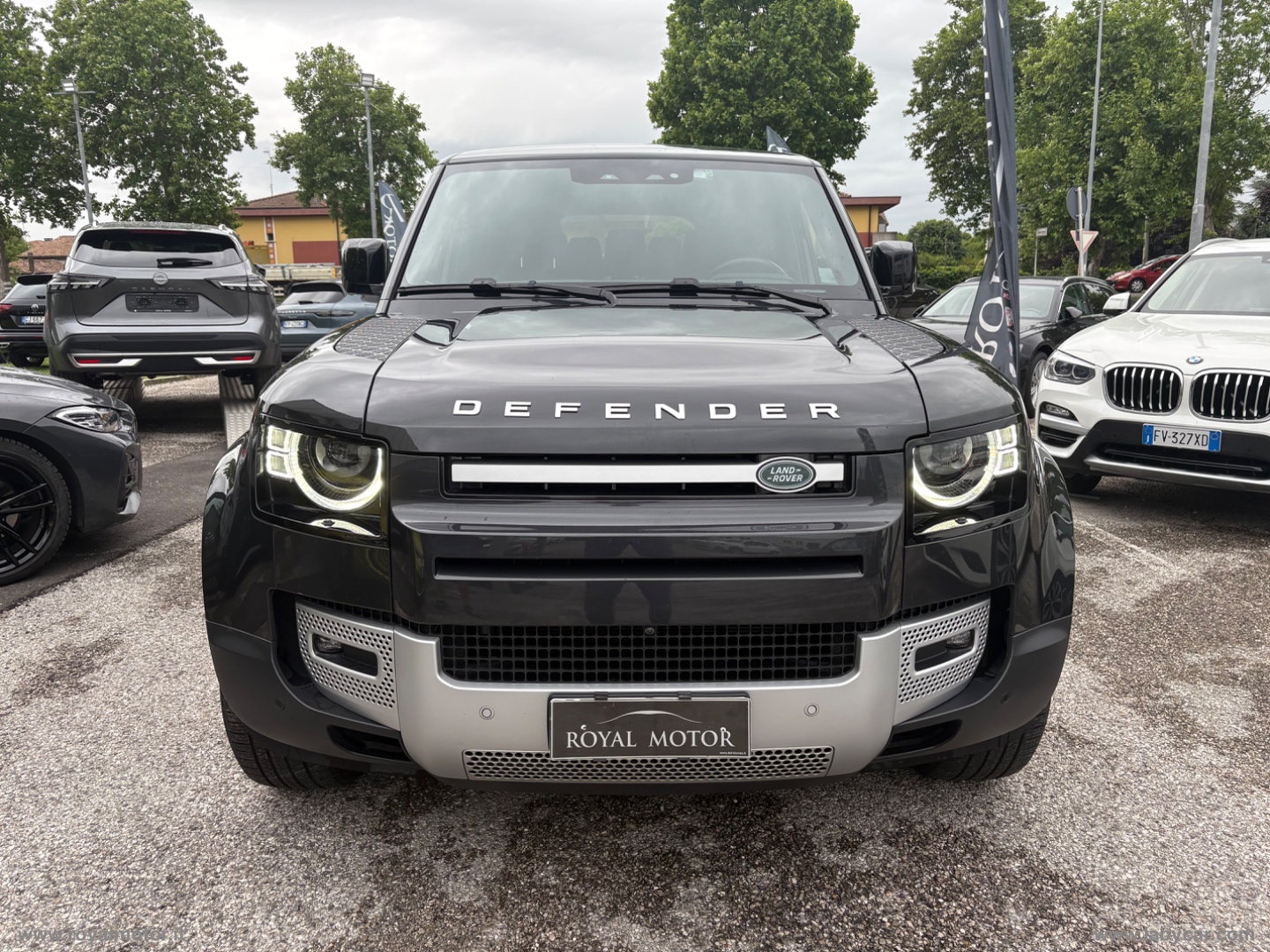 Defender 110 3.0D I6 250 CV AWD Auto - immagine 2