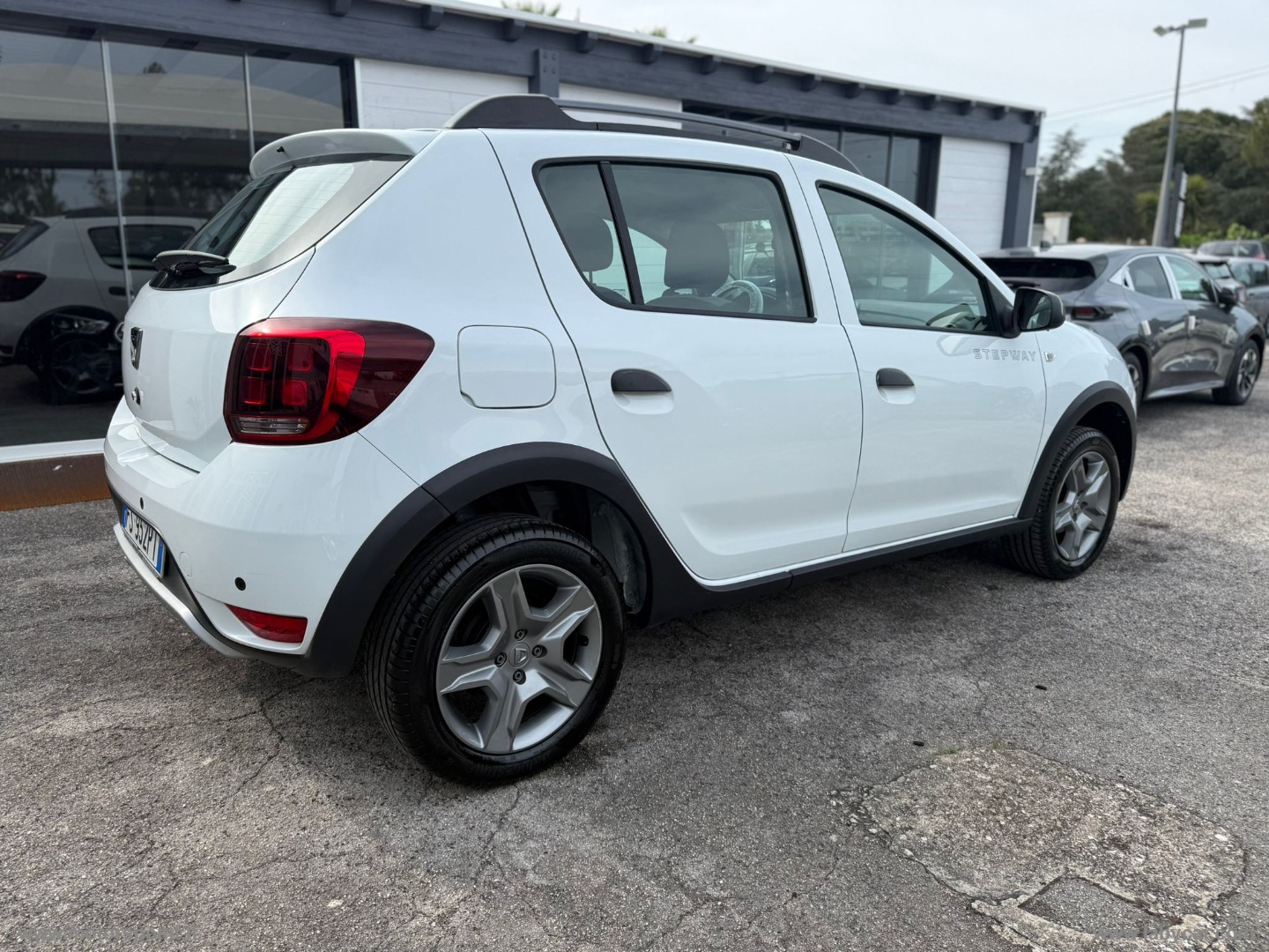 Sandero Stepway 0.9 TCe 12V T-GPL 90 S&S - immagine 2