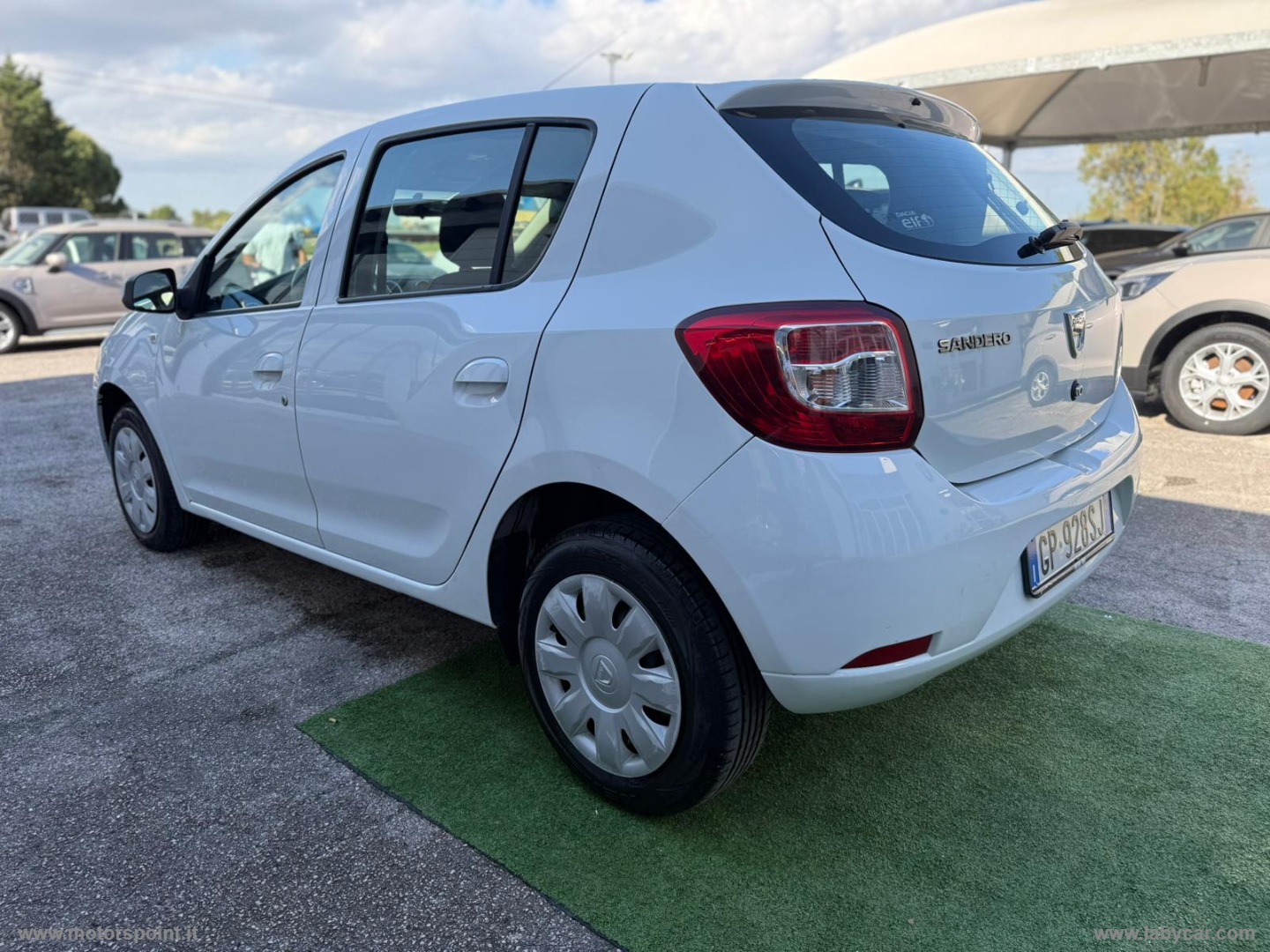 Sandero 1.5 dCi 8V 75 CV Lauréate - immagine 2