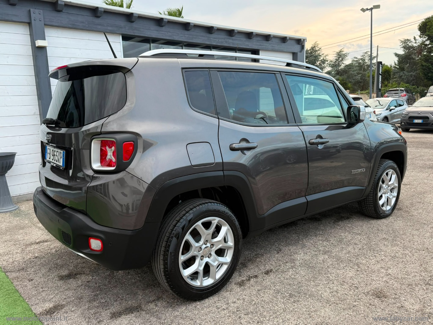 Renegade 2.0 Mjt 140CV 4WD AD.L.75th Ann - immagine 2