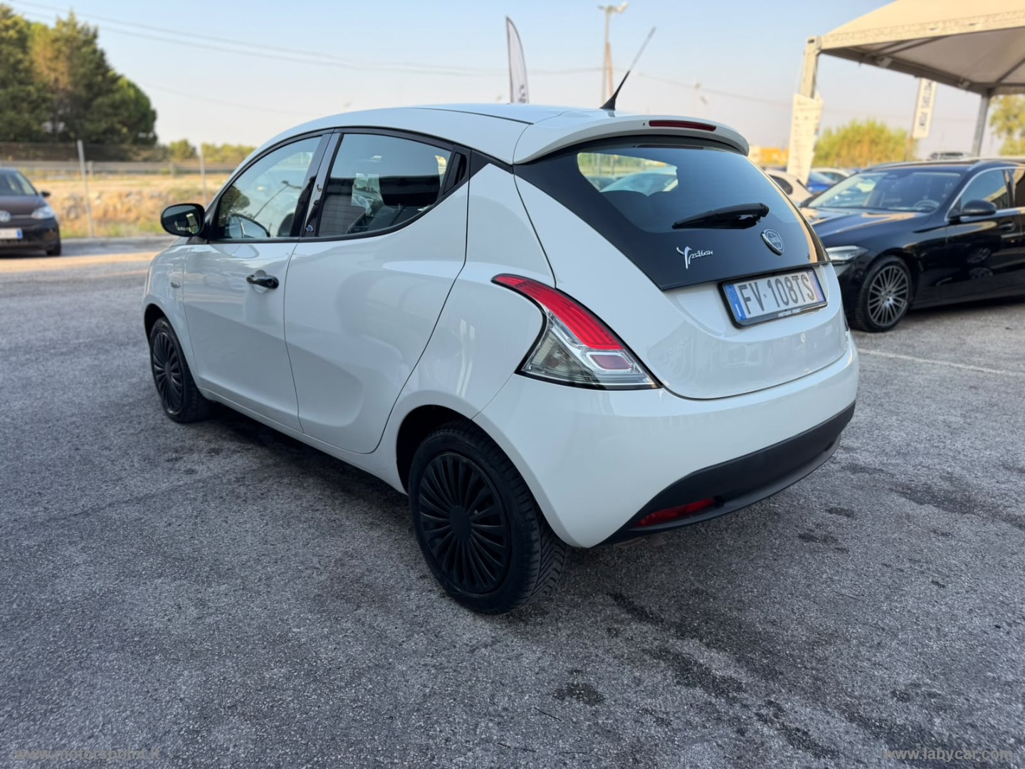 Ypsilon 1.2 69 CV 5p. GPL Ecochic Gold - immagine 2