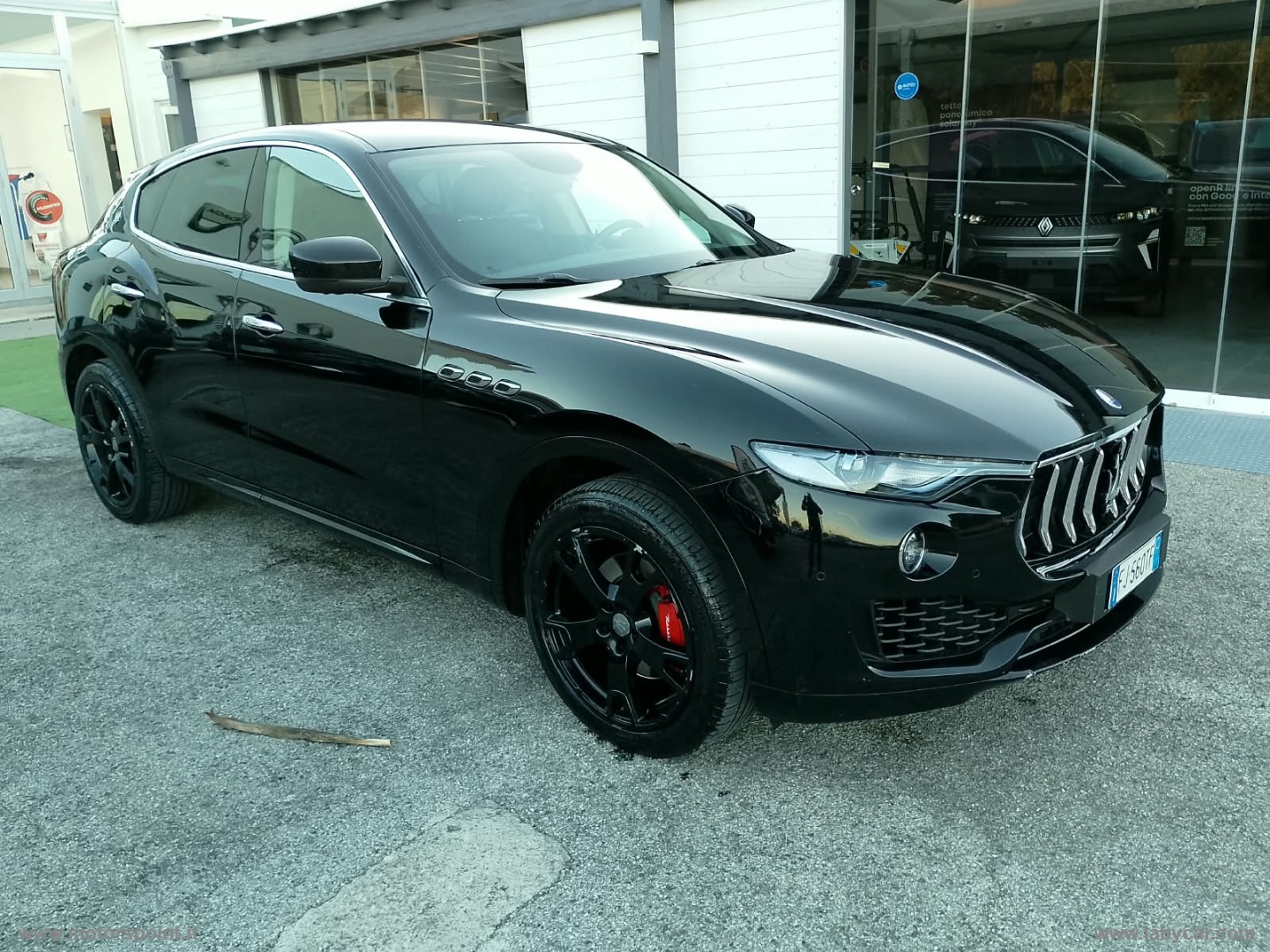 Levante V6 Diesel 275 CV AWD Nerissimo - immagine 2