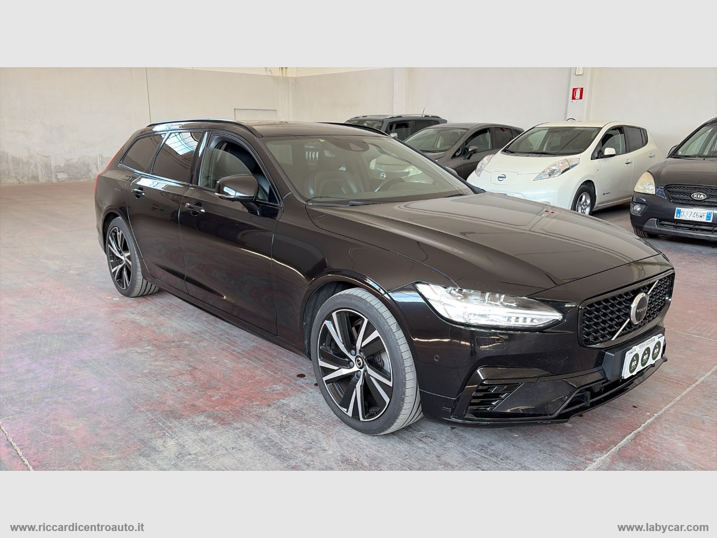 V90 T6 Rech. AWD Plug-in Hyb.R-design - immagine 2
