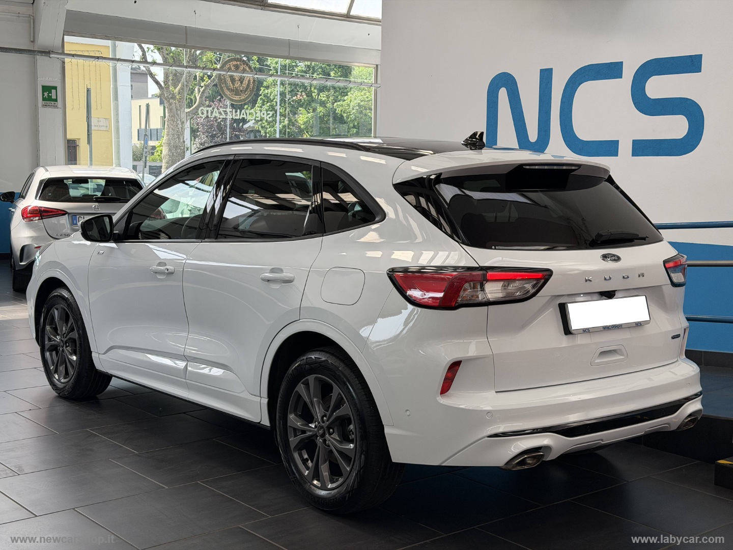 Kuga 2.5 Full Hybrid 190 CVT 2WD ST-Line - immagine 2