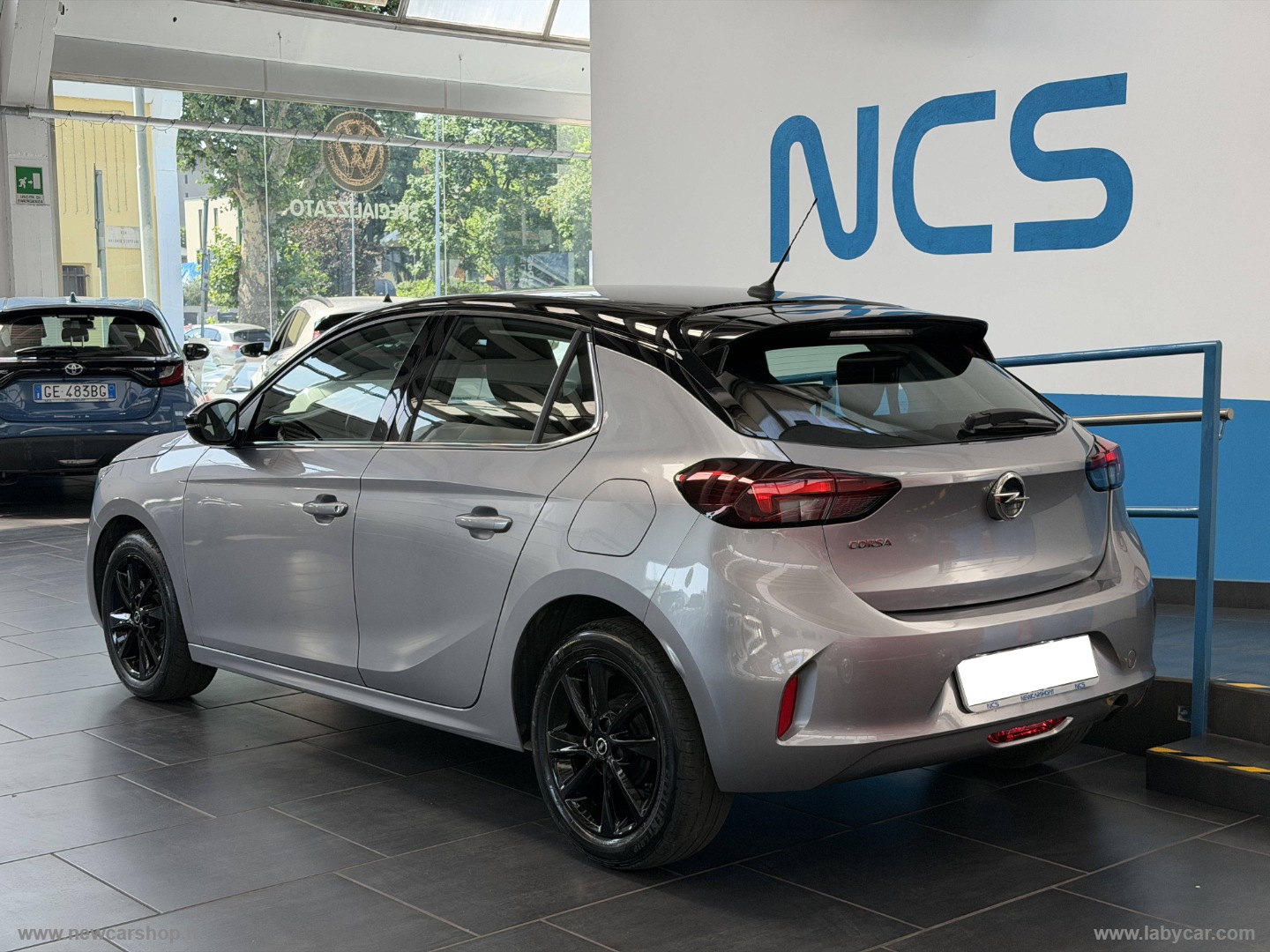Corsa 1.2 100 CV Elegance NEOPATENTATI - immagine 2