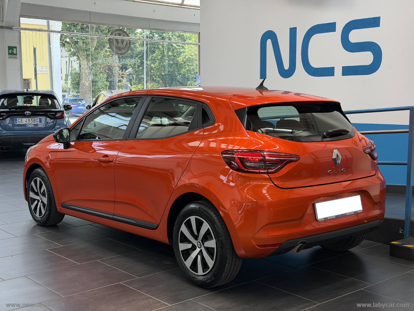 Clio SCe 65 CV 5p. Equilibre NEOPATENTATI - immagine 2