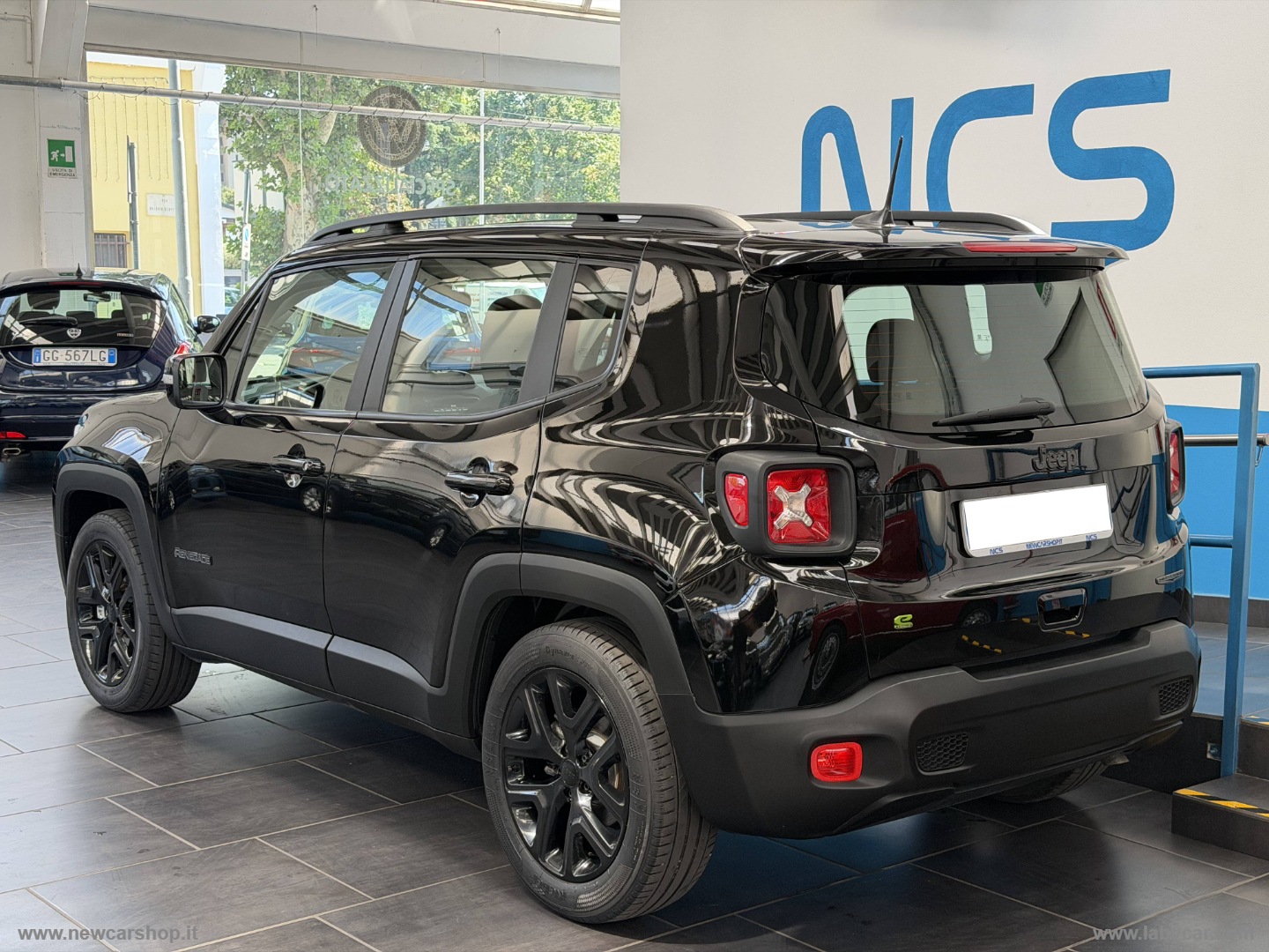 Renegade 1.5 T4 MHEV NIGHT EAGLE NEOPATENTATI - immagine 2
