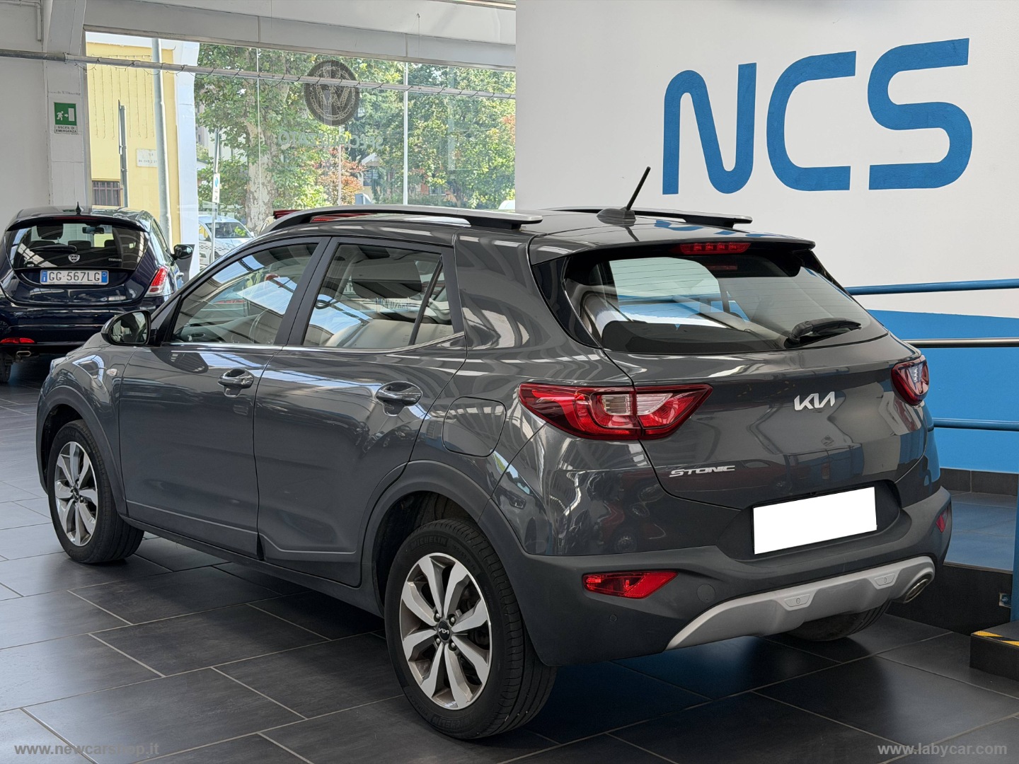 Stonic 1.0 T-GDi 100 CV MHEV iMT Style NEOPATENTATI - immagine 2