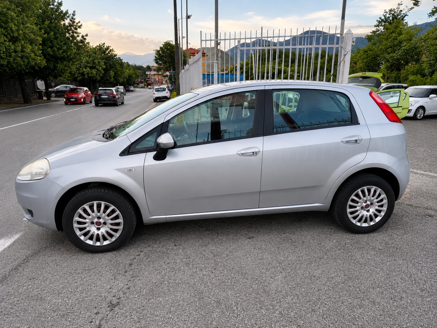 Grande Punto 1.4 77CV 5p. GAS METANO DYNAMIC NATURAL POWER - immagine 2