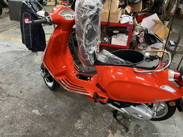 VESPA PRIMAVERA COLOR VIBE - immagine 2
